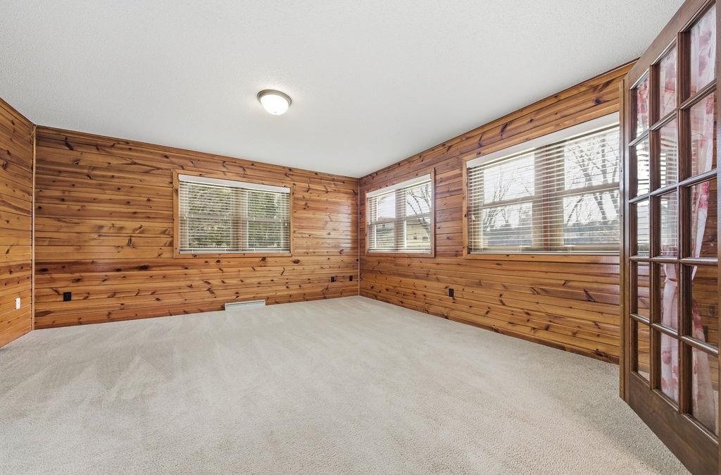 1307 N WOOD AVENUE, Marshfield, Wisconsin 54449, 5 Bedrooms Bedrooms, ,4 BathroomsBathrooms,Residential,For Sale,1307 N WOOD AVENUE,22600612