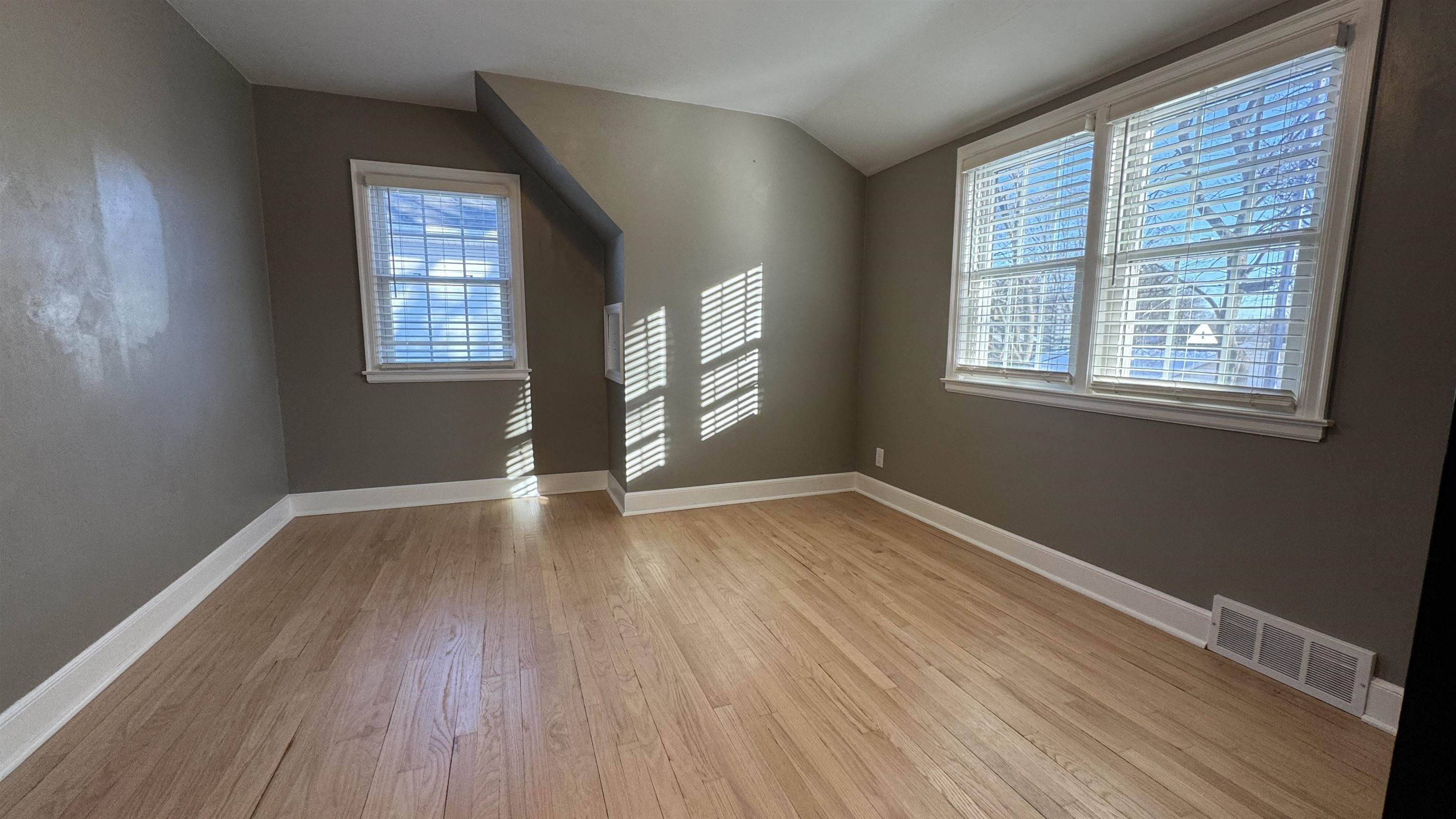 131 EAU CLAIRE BOULEVARD, Wausau, Wisconsin 54403, 2 Bedrooms Bedrooms, ,2 BathroomsBathrooms,Residential,For Sale,131 EAU CLAIRE BOULEVARD,22600614