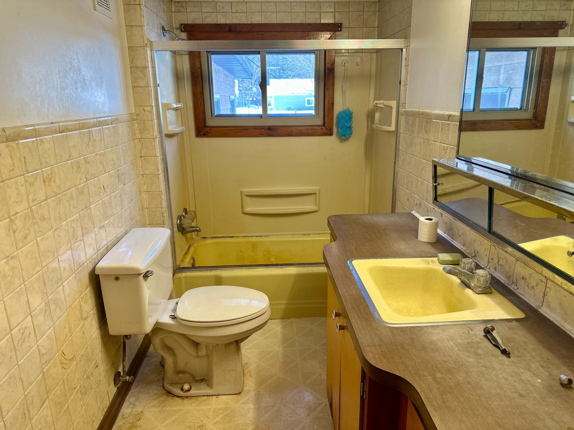 2004 THE POINT ROAD E, NOKOMIS, Wisconsin 54487, 3 Bedrooms Bedrooms, ,1 BathroomBathrooms,Residential,For Sale,2004 THE POINT ROAD E,22600631