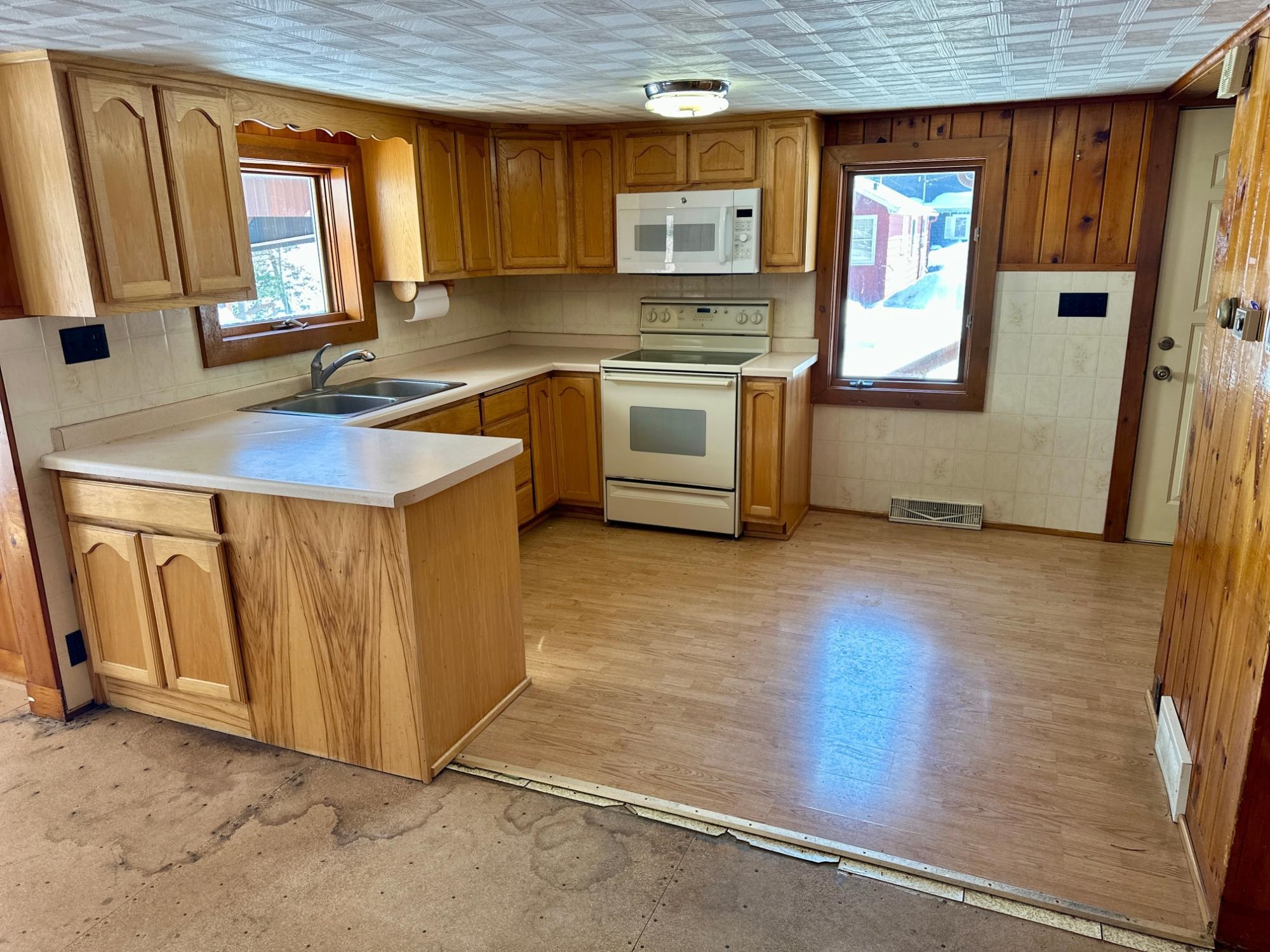 2004 THE POINT ROAD E, NOKOMIS, Wisconsin 54487, 3 Bedrooms Bedrooms, ,1 BathroomBathrooms,Residential,For Sale,2004 THE POINT ROAD E,22600631