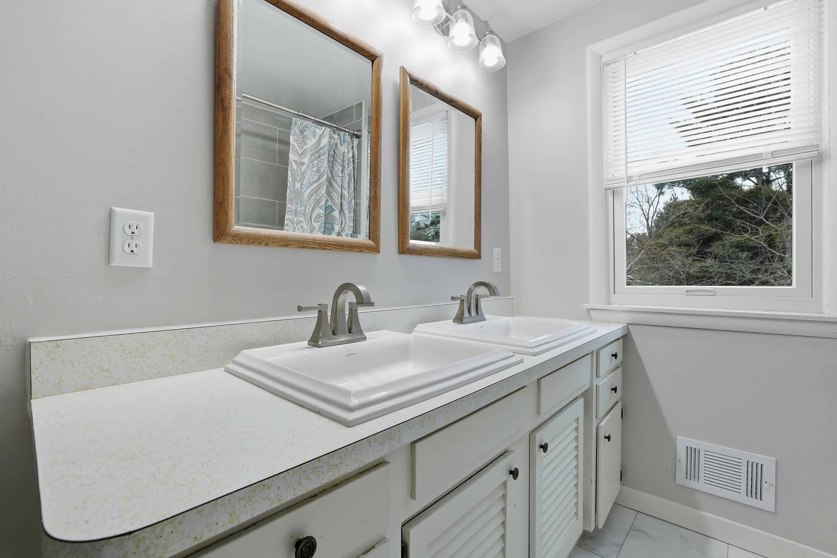 4201 JANICK CIRCLE, Stevens Point, Wisconsin 54481, 4 Bedrooms Bedrooms, ,3 BathroomsBathrooms,Residential,For Sale,4201 JANICK CIRCLE,22600643