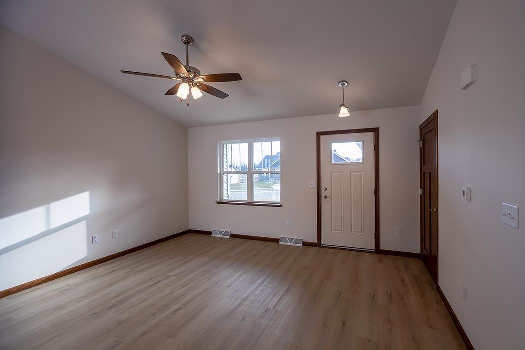 2200 S COTTONWOOD AVENUE, Marshfield, Wisconsin 54449, 3 Bedrooms Bedrooms, ,2 BathroomsBathrooms,Residential,For Sale,2200 S COTTONWOOD AVENUE,22600651