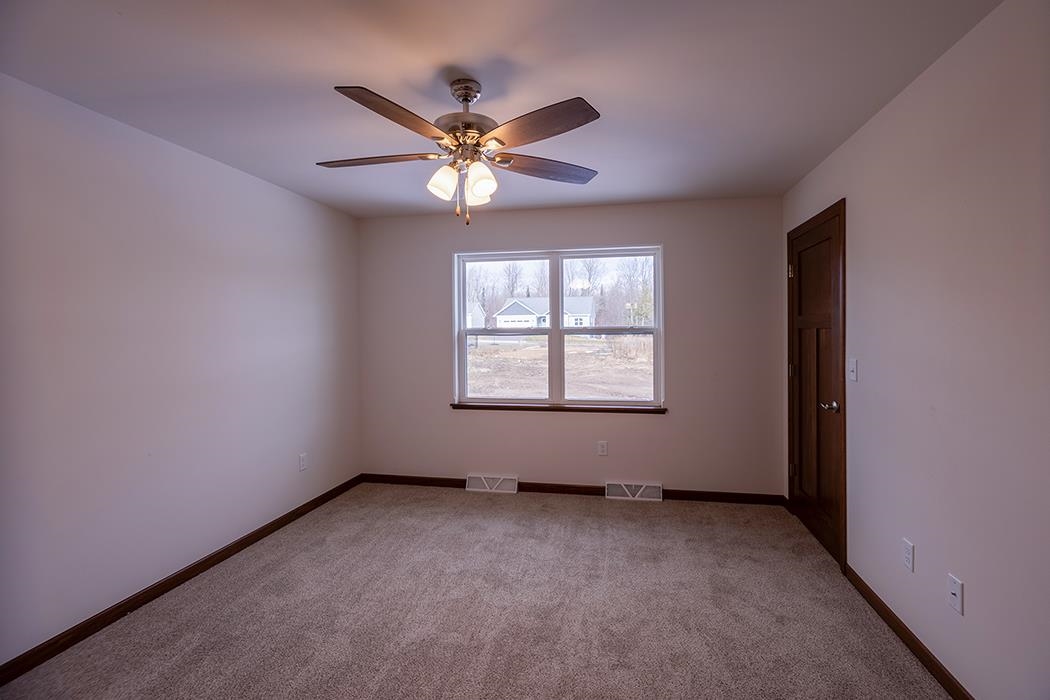 2200 S COTTONWOOD AVENUE, Marshfield, Wisconsin 54449, 3 Bedrooms Bedrooms, ,2 BathroomsBathrooms,Residential,For Sale,2200 S COTTONWOOD AVENUE,22600651