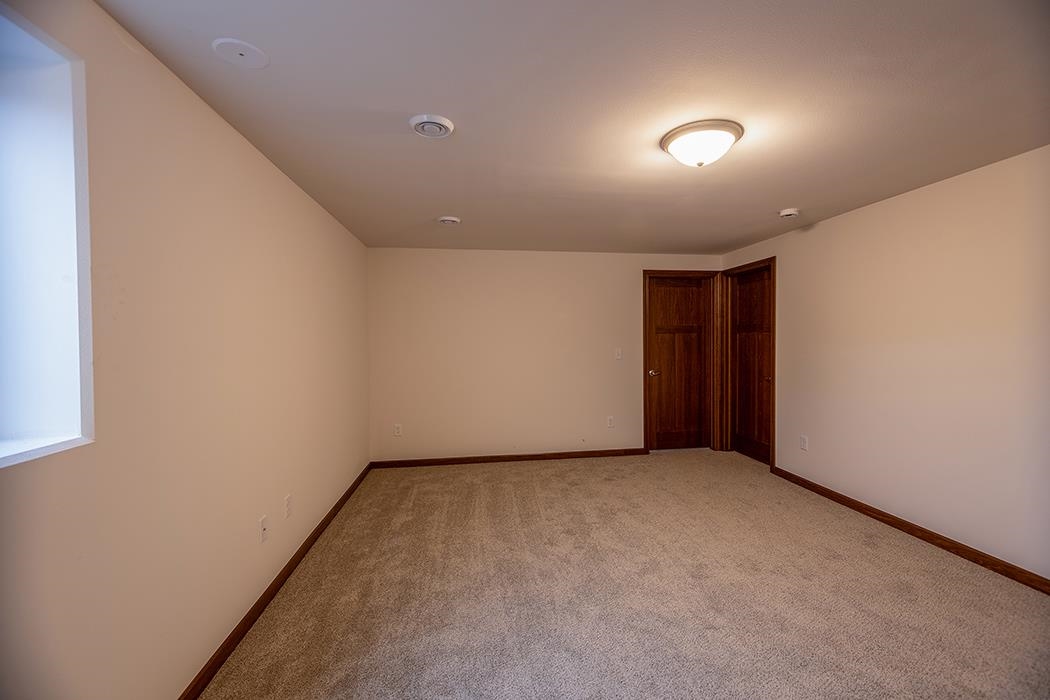 2200 S COTTONWOOD AVENUE, Marshfield, Wisconsin 54449, 3 Bedrooms Bedrooms, ,2 BathroomsBathrooms,Residential,For Sale,2200 S COTTONWOOD AVENUE,22600651