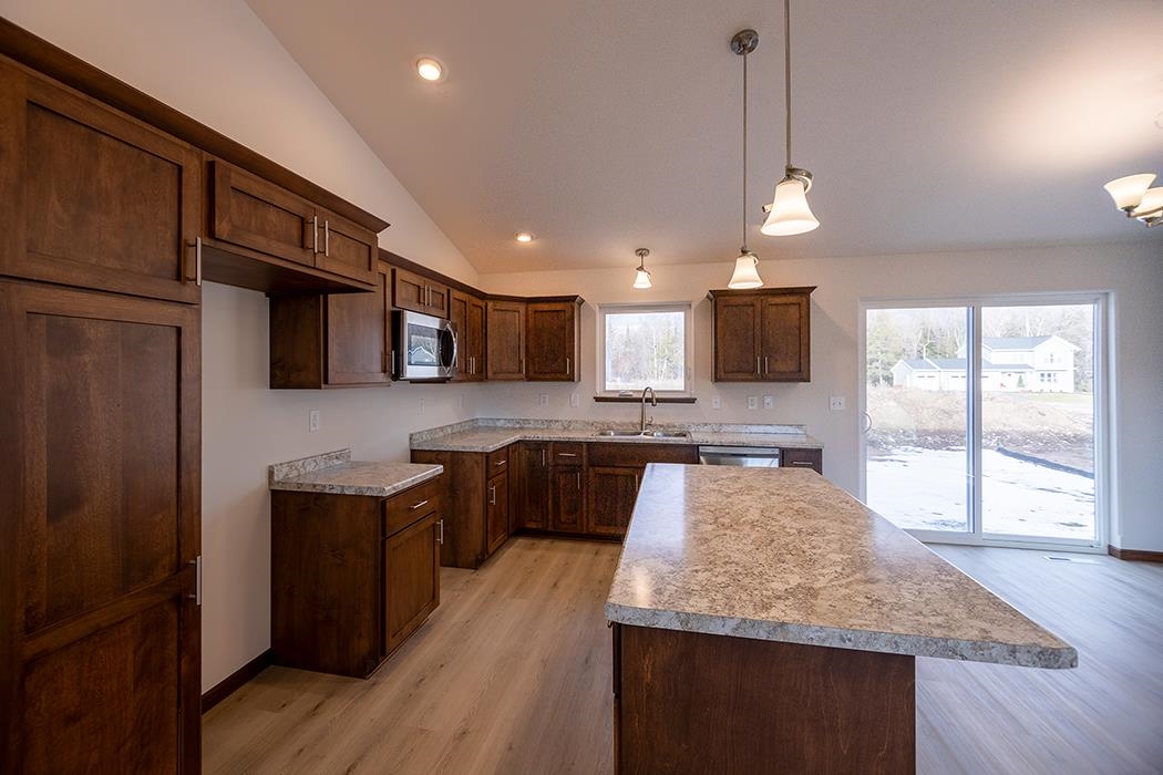 2200 S COTTONWOOD AVENUE, Marshfield, Wisconsin 54449, 3 Bedrooms Bedrooms, ,2 BathroomsBathrooms,Residential,For Sale,2200 S COTTONWOOD AVENUE,22600651