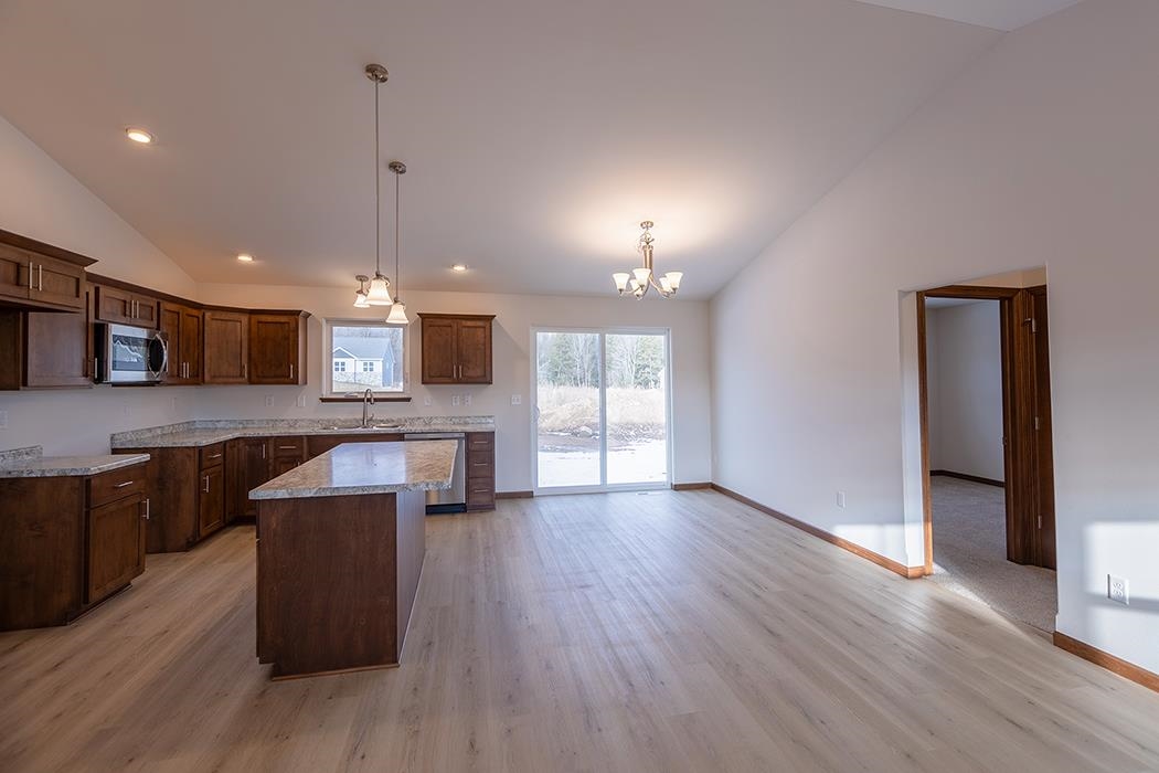 2200 S COTTONWOOD AVENUE, Marshfield, Wisconsin 54449, 3 Bedrooms Bedrooms, ,2 BathroomsBathrooms,Residential,For Sale,2200 S COTTONWOOD AVENUE,22600651