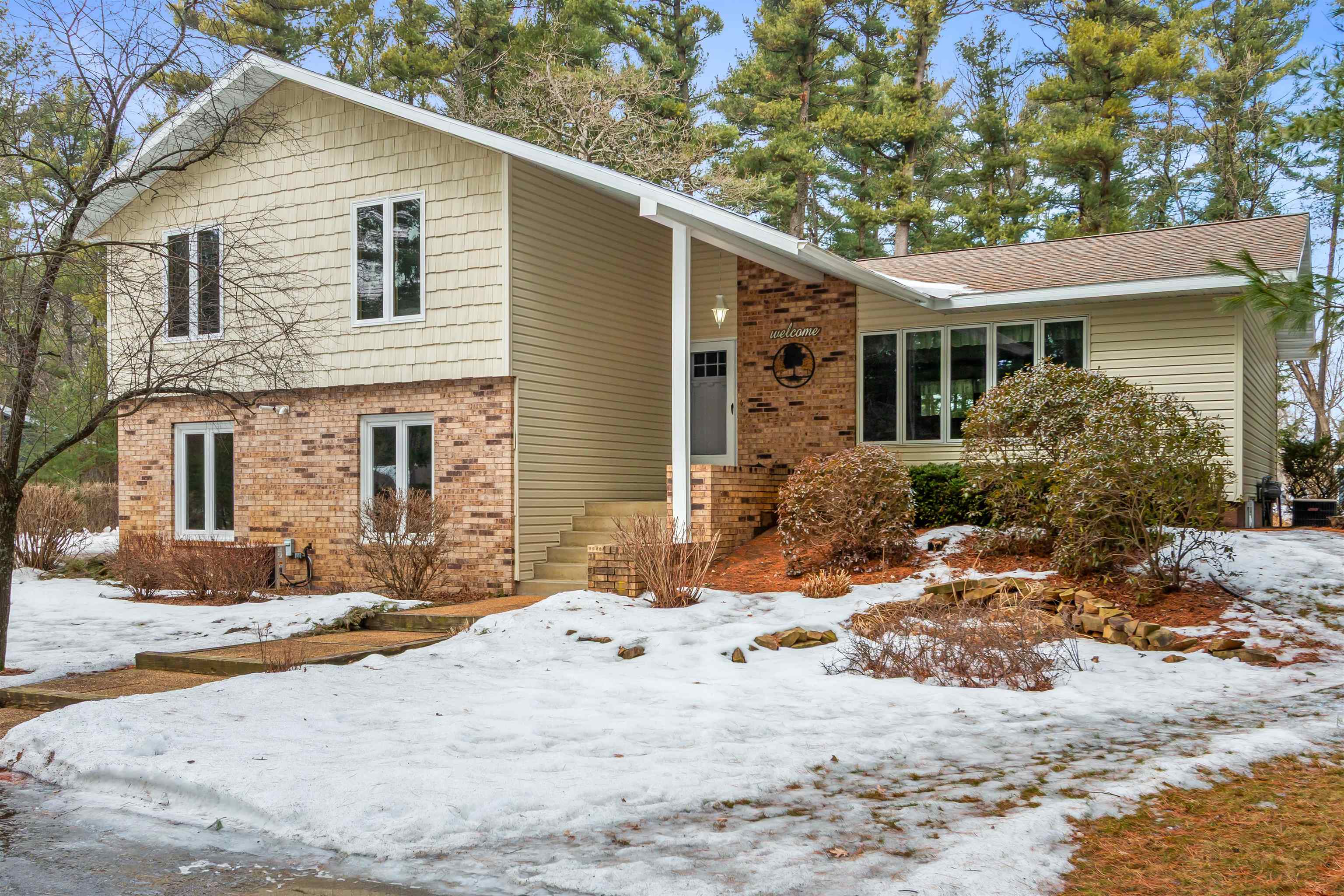 4021 ALPINE WAY, Wisconsin Rapids, Wisconsin 54494, 4 Bedrooms Bedrooms, ,2 BathroomsBathrooms,Residential,For Sale,4021 ALPINE WAY,22600659