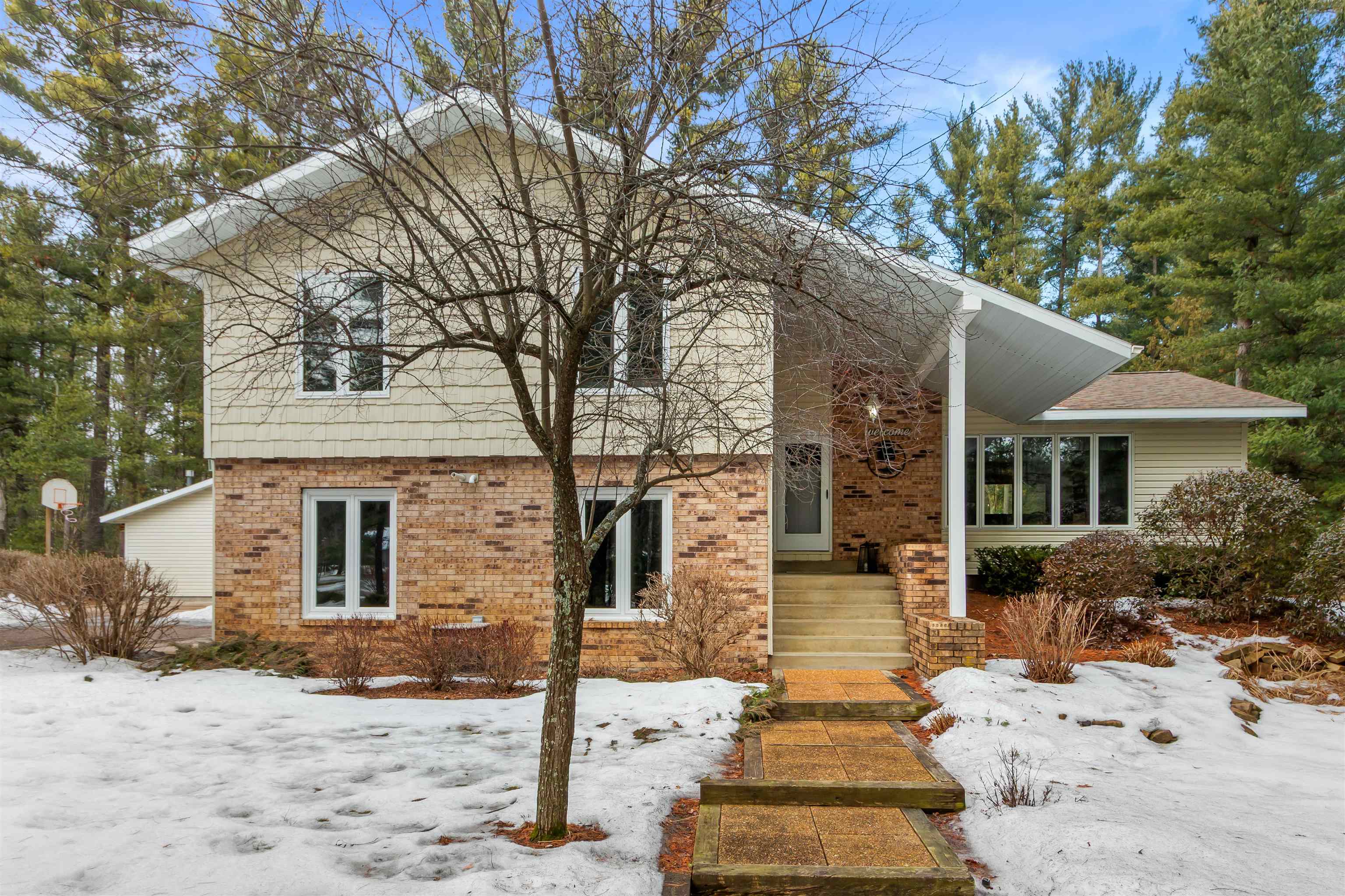 4021 ALPINE WAY, Wisconsin Rapids, Wisconsin 54494, 4 Bedrooms Bedrooms, ,2 BathroomsBathrooms,Residential,For Sale,4021 ALPINE WAY,22600659