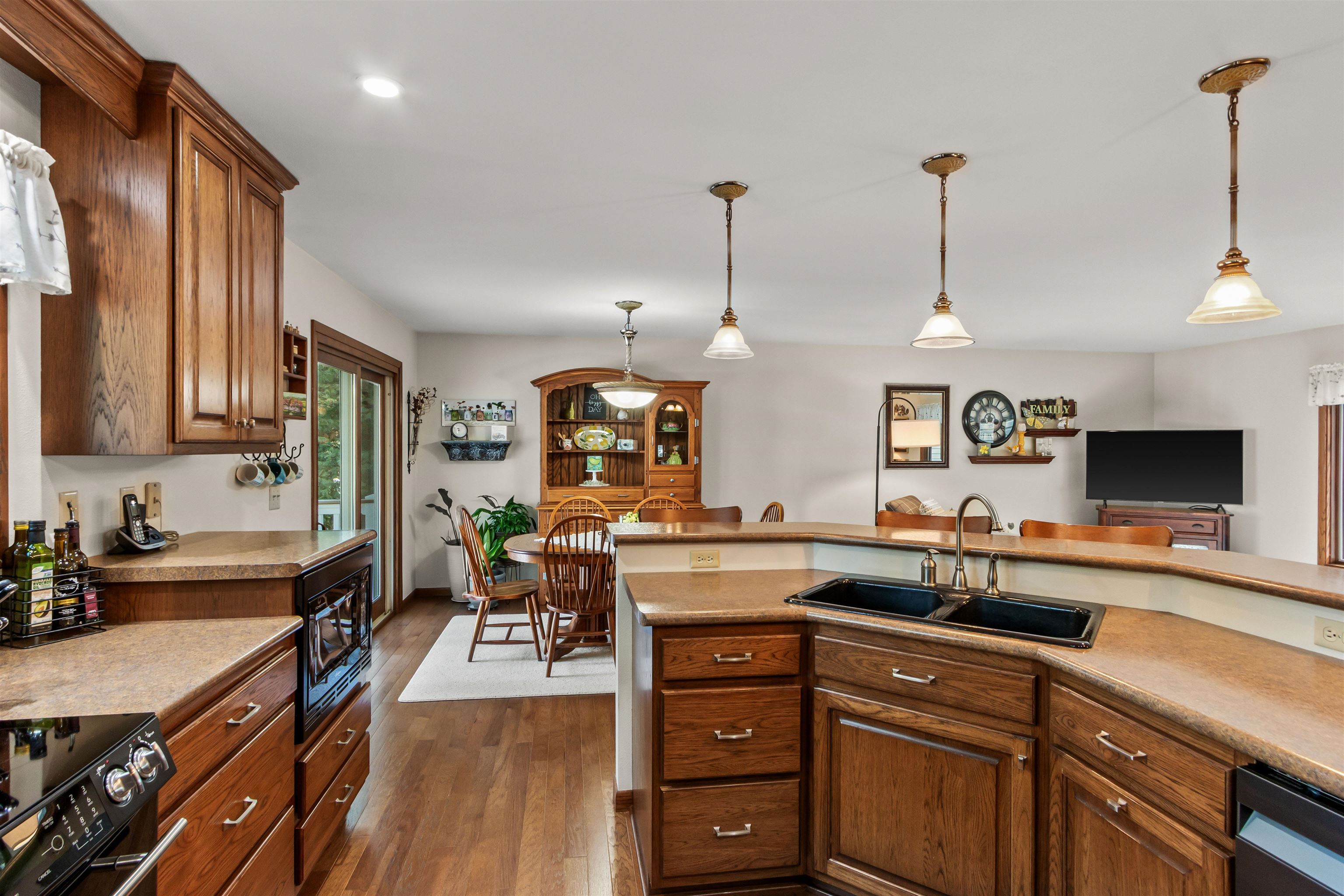 4021 ALPINE WAY, Wisconsin Rapids, Wisconsin 54494, 4 Bedrooms Bedrooms, ,2 BathroomsBathrooms,Residential,For Sale,4021 ALPINE WAY,22600659