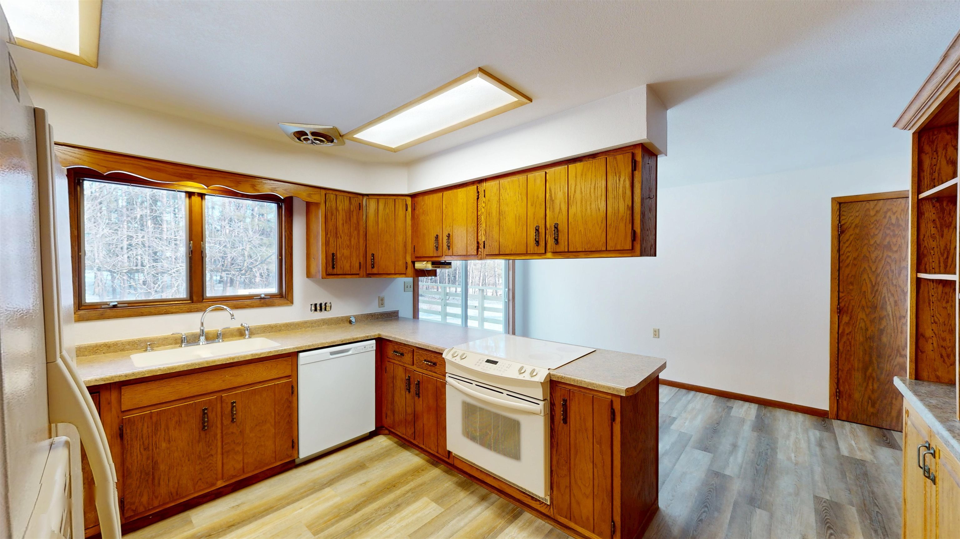 220 W PINE STREET, Abbotsford, Wisconsin 54405, 3 Bedrooms Bedrooms, ,1 BathroomBathrooms,Residential,For Sale,220 W PINE STREET,22600660