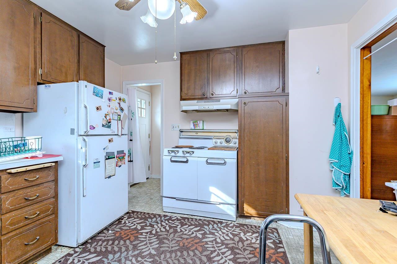 833 ROSS AVENUE, Wausau, Wisconsin 54403, 3 Bedrooms Bedrooms, ,1 BathroomBathrooms,Residential,For Sale,833 ROSS AVENUE,22600670