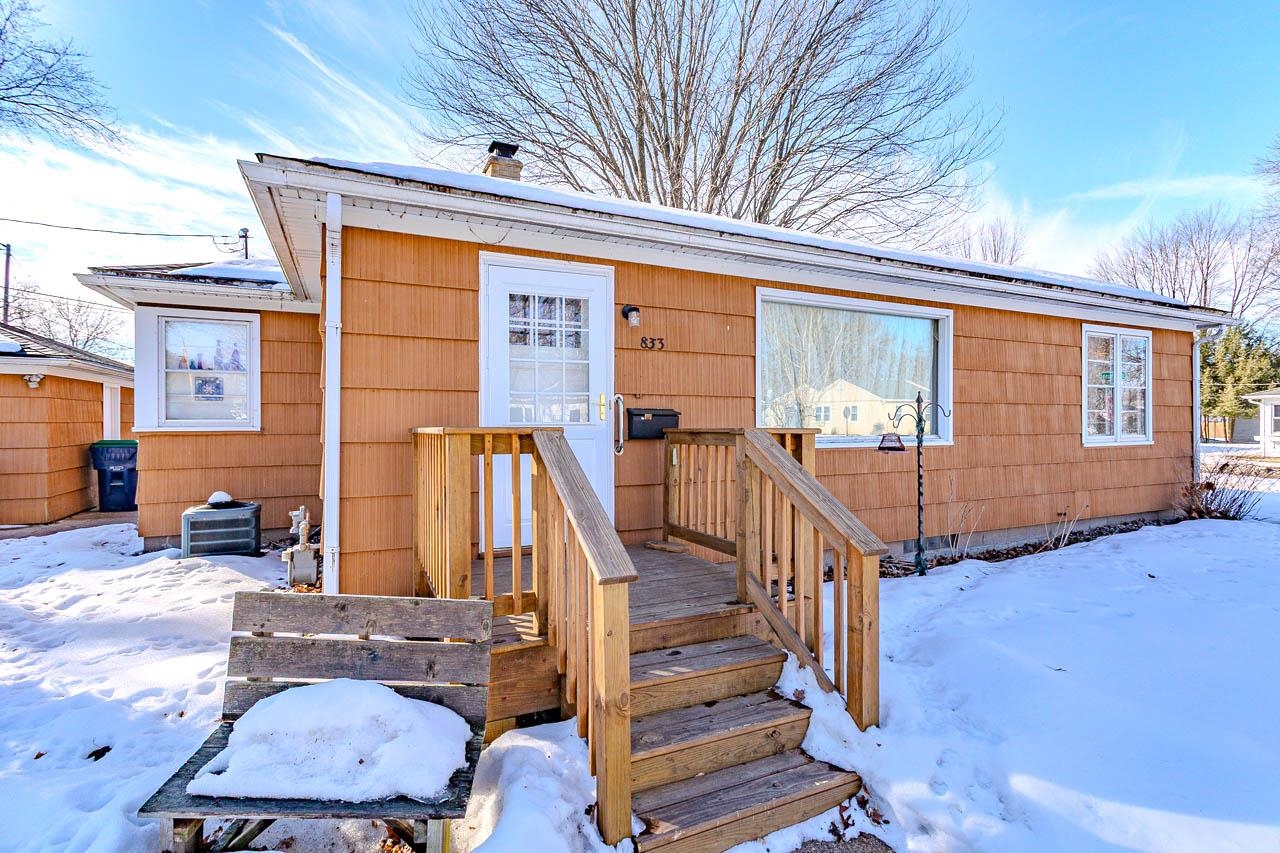 833 ROSS AVENUE, Wausau, Wisconsin 54403, 3 Bedrooms Bedrooms, ,1 BathroomBathrooms,Residential,For Sale,833 ROSS AVENUE,22600670