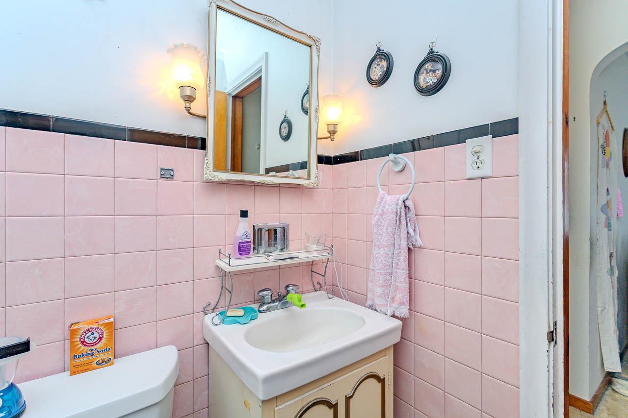 833 ROSS AVENUE, Wausau, Wisconsin 54403, 3 Bedrooms Bedrooms, ,1 BathroomBathrooms,Residential,For Sale,833 ROSS AVENUE,22600670