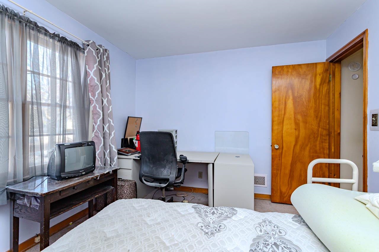 833 ROSS AVENUE, Wausau, Wisconsin 54403, 3 Bedrooms Bedrooms, ,1 BathroomBathrooms,Residential,For Sale,833 ROSS AVENUE,22600670