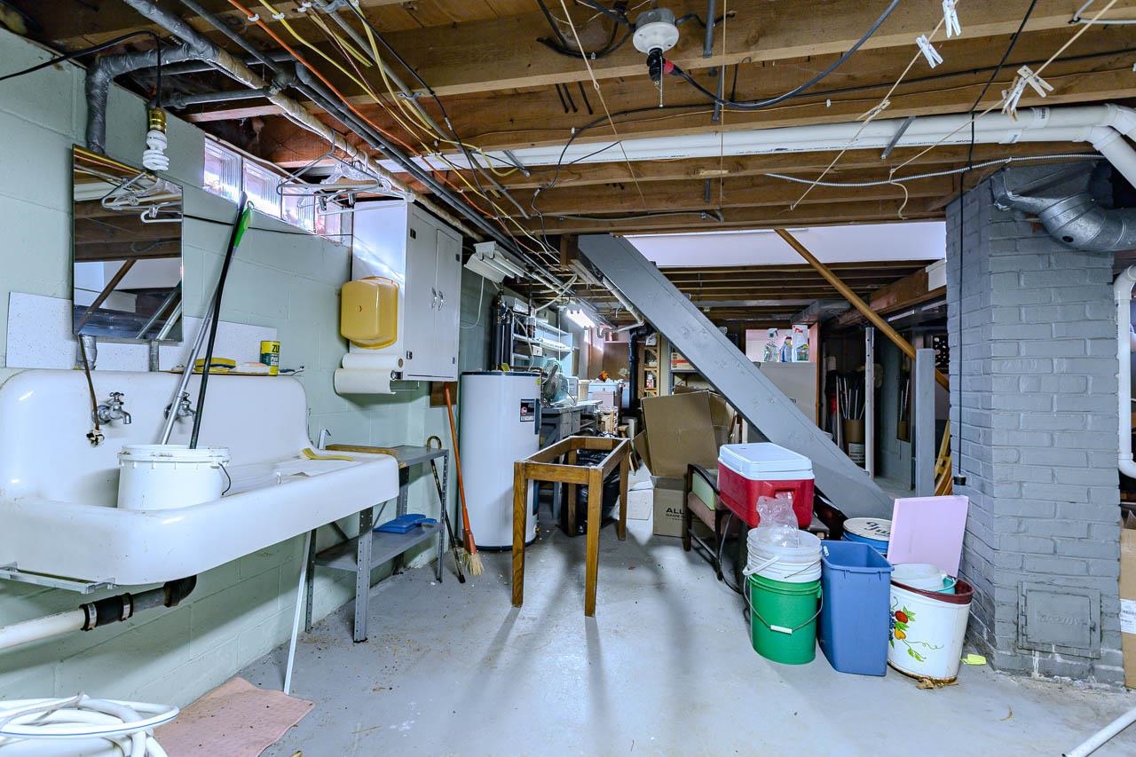 833 ROSS AVENUE, Wausau, Wisconsin 54403, 3 Bedrooms Bedrooms, ,1 BathroomBathrooms,Residential,For Sale,833 ROSS AVENUE,22600670