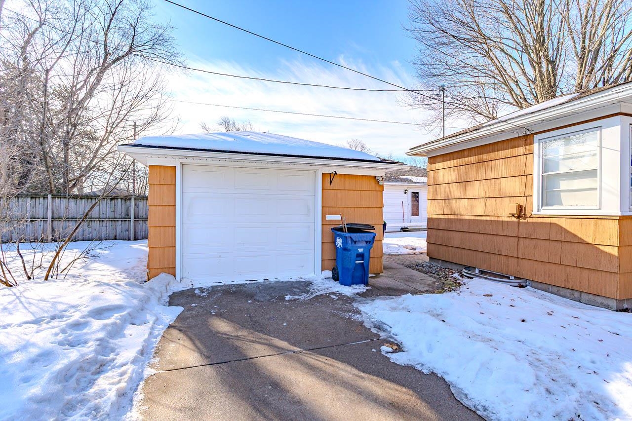 833 ROSS AVENUE, Wausau, Wisconsin 54403, 3 Bedrooms Bedrooms, ,1 BathroomBathrooms,Residential,For Sale,833 ROSS AVENUE,22600670