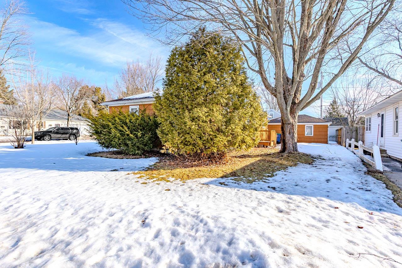 833 ROSS AVENUE, Wausau, Wisconsin 54403, 3 Bedrooms Bedrooms, ,1 BathroomBathrooms,Residential,For Sale,833 ROSS AVENUE,22600670