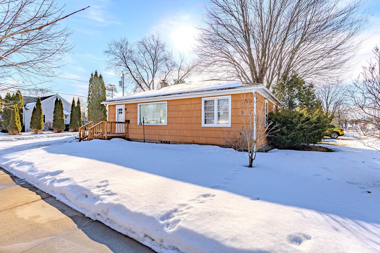 833 ROSS AVENUE, Wausau, Wisconsin 54403, 3 Bedrooms Bedrooms, ,1 BathroomBathrooms,Residential,For Sale,833 ROSS AVENUE,22600670