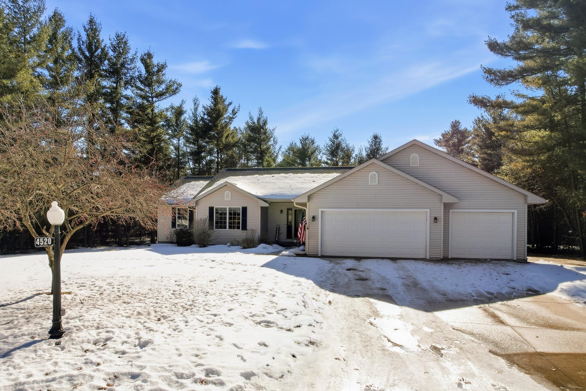 4520 BLACK FOREST DRIVE, Wisconsin Rapids, Wisconsin 54494, 5 Bedrooms Bedrooms, ,3 BathroomsBathrooms,Residential,For Sale,4520 BLACK FOREST DRIVE,22600675