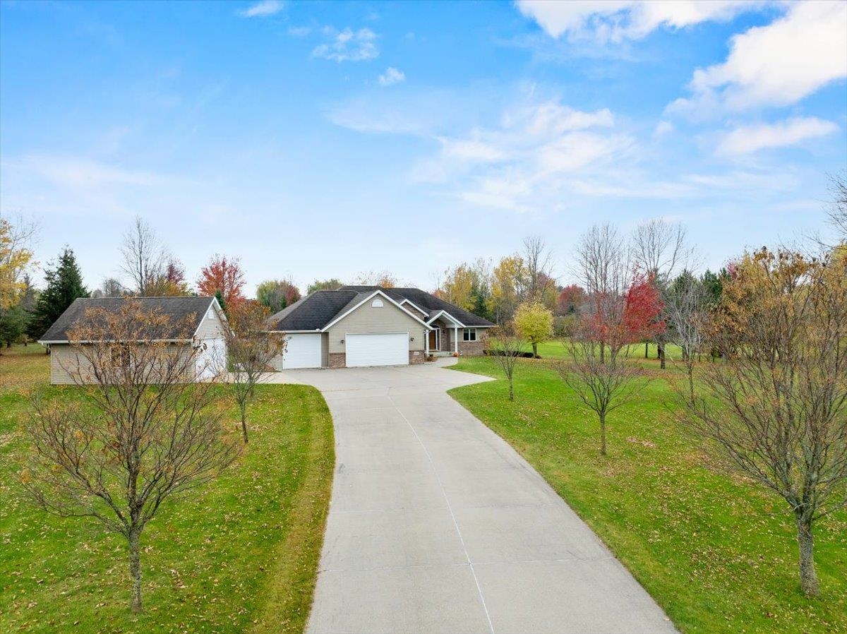 111133 MANN STREET, Marshfield, Wisconsin 54449, 3 Bedrooms Bedrooms, ,3 BathroomsBathrooms,Residential,For Sale,111133 MANN STREET,22600681