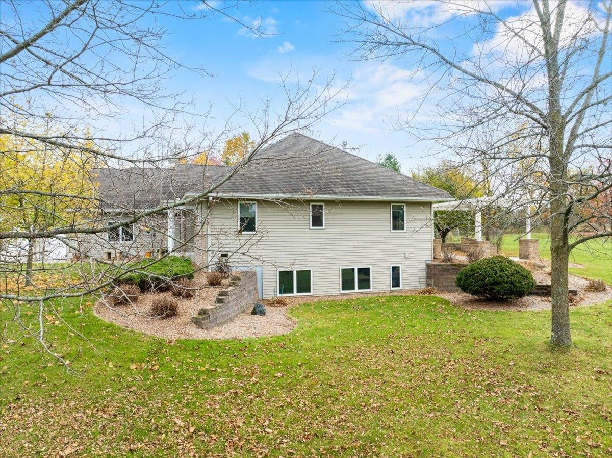 111133 MANN STREET, Marshfield, Wisconsin 54449, 3 Bedrooms Bedrooms, ,3 BathroomsBathrooms,Residential,For Sale,111133 MANN STREET,22600681