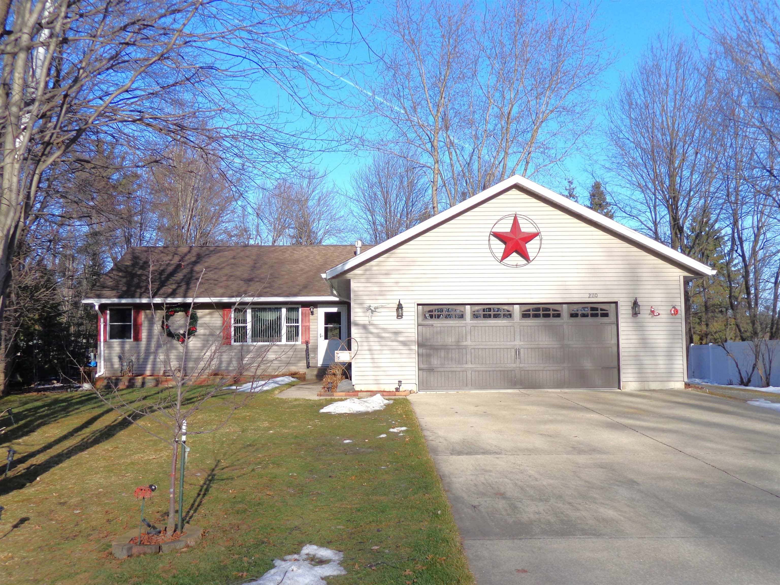 2110 E BREEZEWOOD COURT, Plover, Wisconsin 54467, 5 Bedrooms Bedrooms, ,3 BathroomsBathrooms,Residential,For Sale,2110 E BREEZEWOOD COURT,22600687