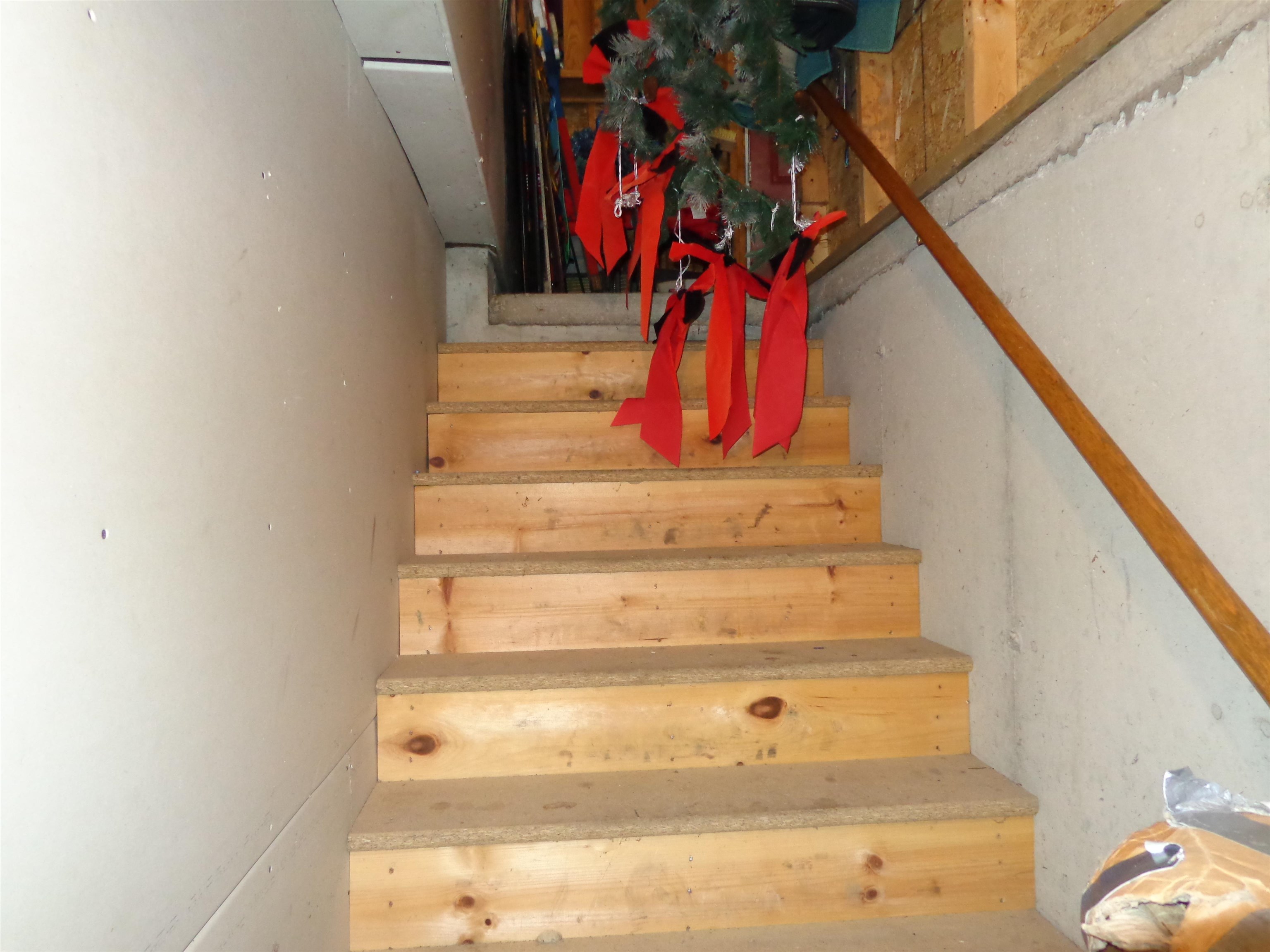 2110 E BREEZEWOOD COURT, Plover, Wisconsin 54467, 5 Bedrooms Bedrooms, ,3 BathroomsBathrooms,Residential,For Sale,2110 E BREEZEWOOD COURT,22600687