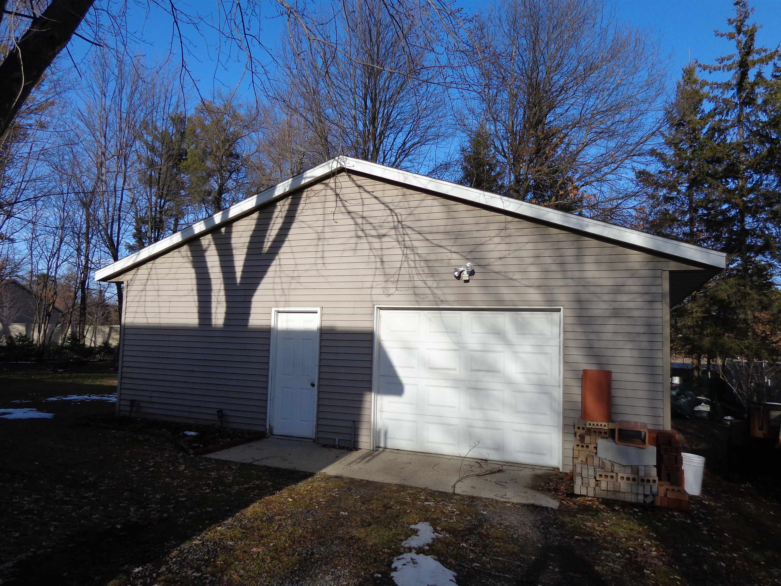 2110 E BREEZEWOOD COURT, Plover, Wisconsin 54467, 5 Bedrooms Bedrooms, ,3 BathroomsBathrooms,Residential,For Sale,2110 E BREEZEWOOD COURT,22600687