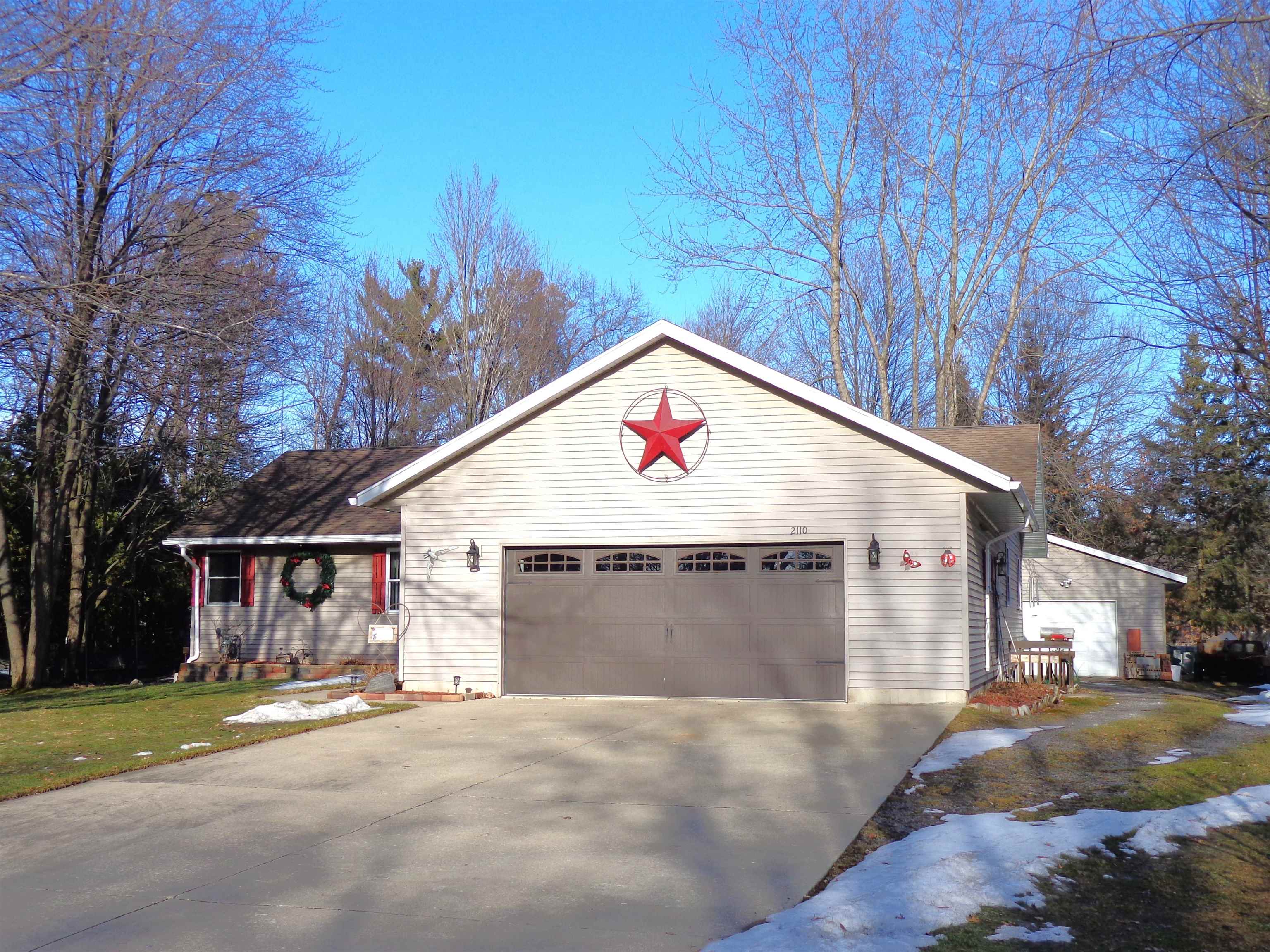 2110 E BREEZEWOOD COURT, Plover, Wisconsin 54467, 5 Bedrooms Bedrooms, ,3 BathroomsBathrooms,Residential,For Sale,2110 E BREEZEWOOD COURT,22600687