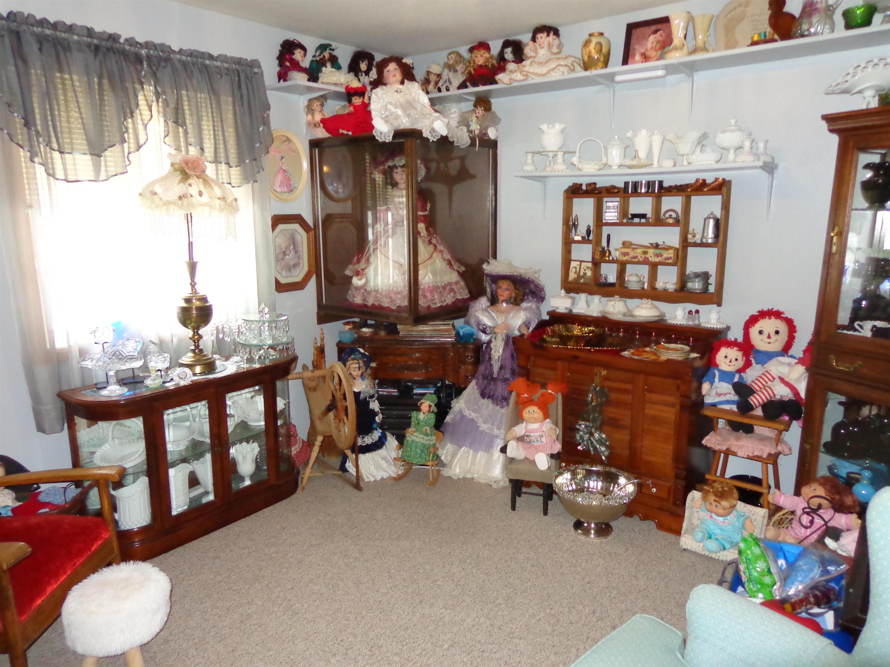 2110 E BREEZEWOOD COURT, Plover, Wisconsin 54467, 5 Bedrooms Bedrooms, ,3 BathroomsBathrooms,Residential,For Sale,2110 E BREEZEWOOD COURT,22600687