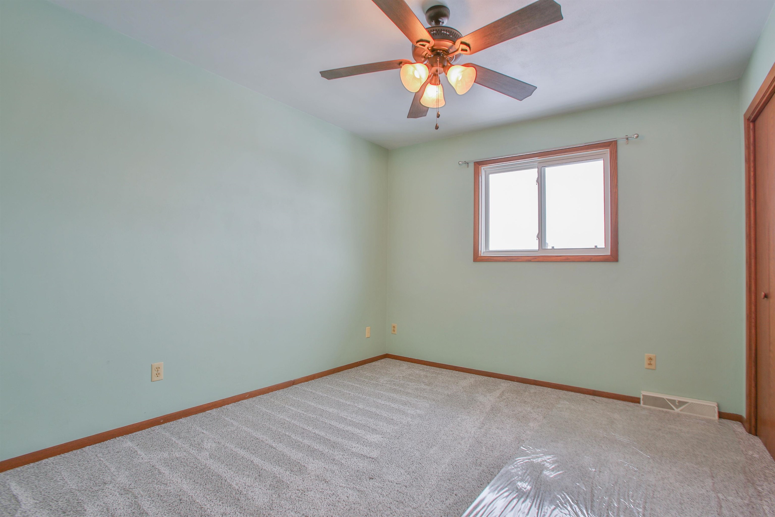 1005 5TH STREET, Marathon, Wisconsin 54448, 3 Bedrooms Bedrooms, ,2 BathroomsBathrooms,Residential,For Sale,1005 5TH STREET,22600691