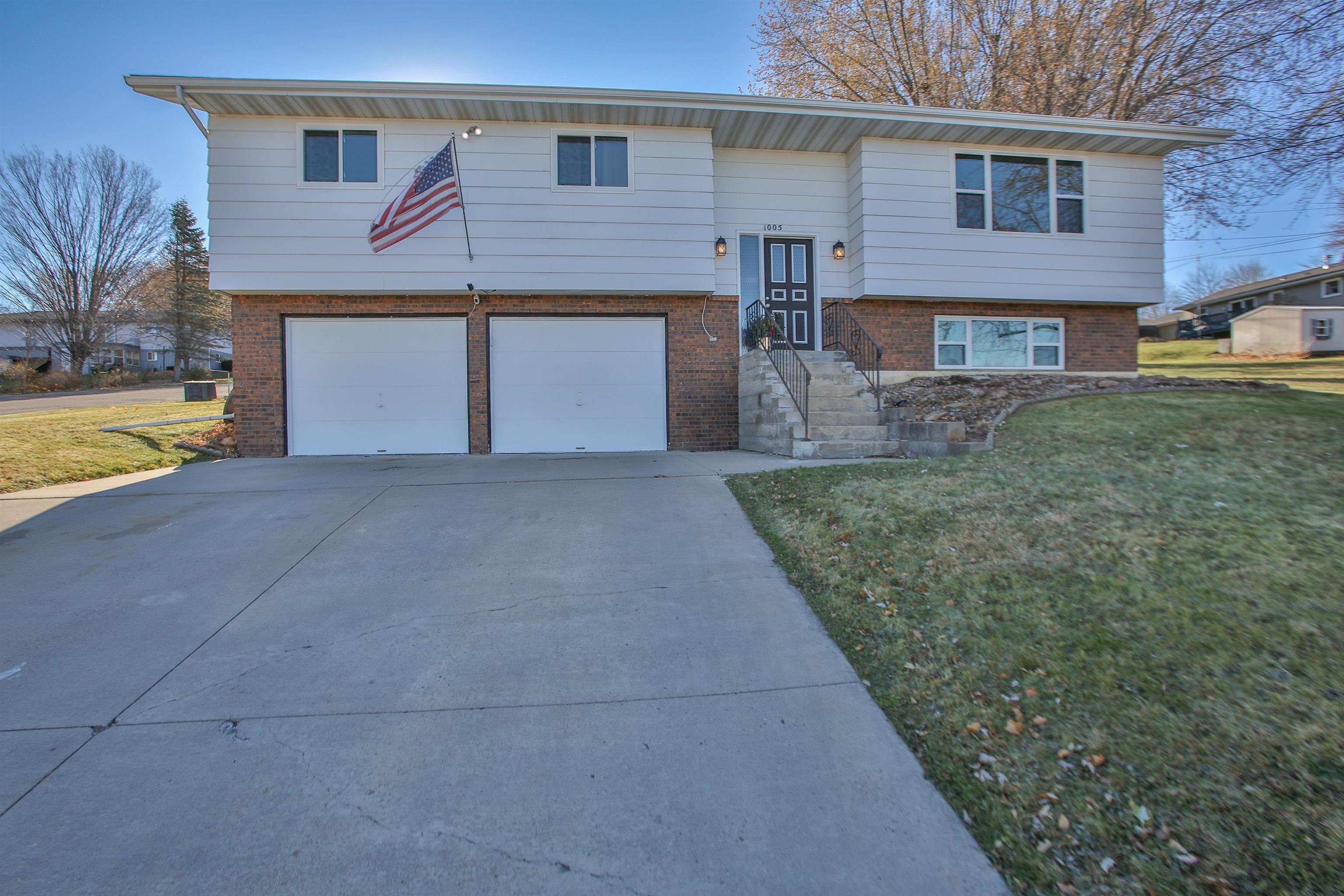 1005 5TH STREET, Marathon, Wisconsin 54448, 3 Bedrooms Bedrooms, ,2 BathroomsBathrooms,Residential,For Sale,1005 5TH STREET,22600691