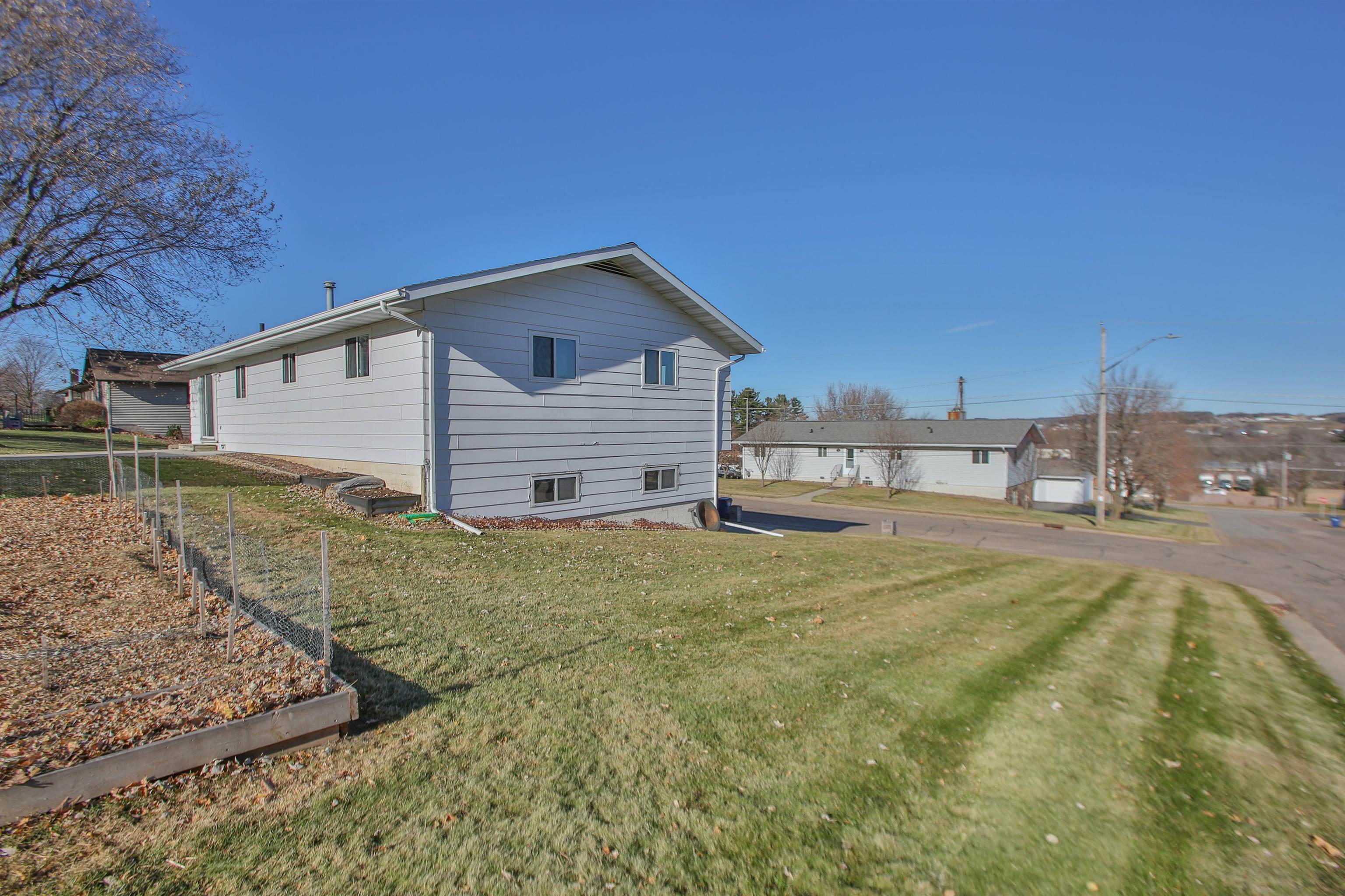 1005 5TH STREET, Marathon, Wisconsin 54448, 3 Bedrooms Bedrooms, ,2 BathroomsBathrooms,Residential,For Sale,1005 5TH STREET,22600691