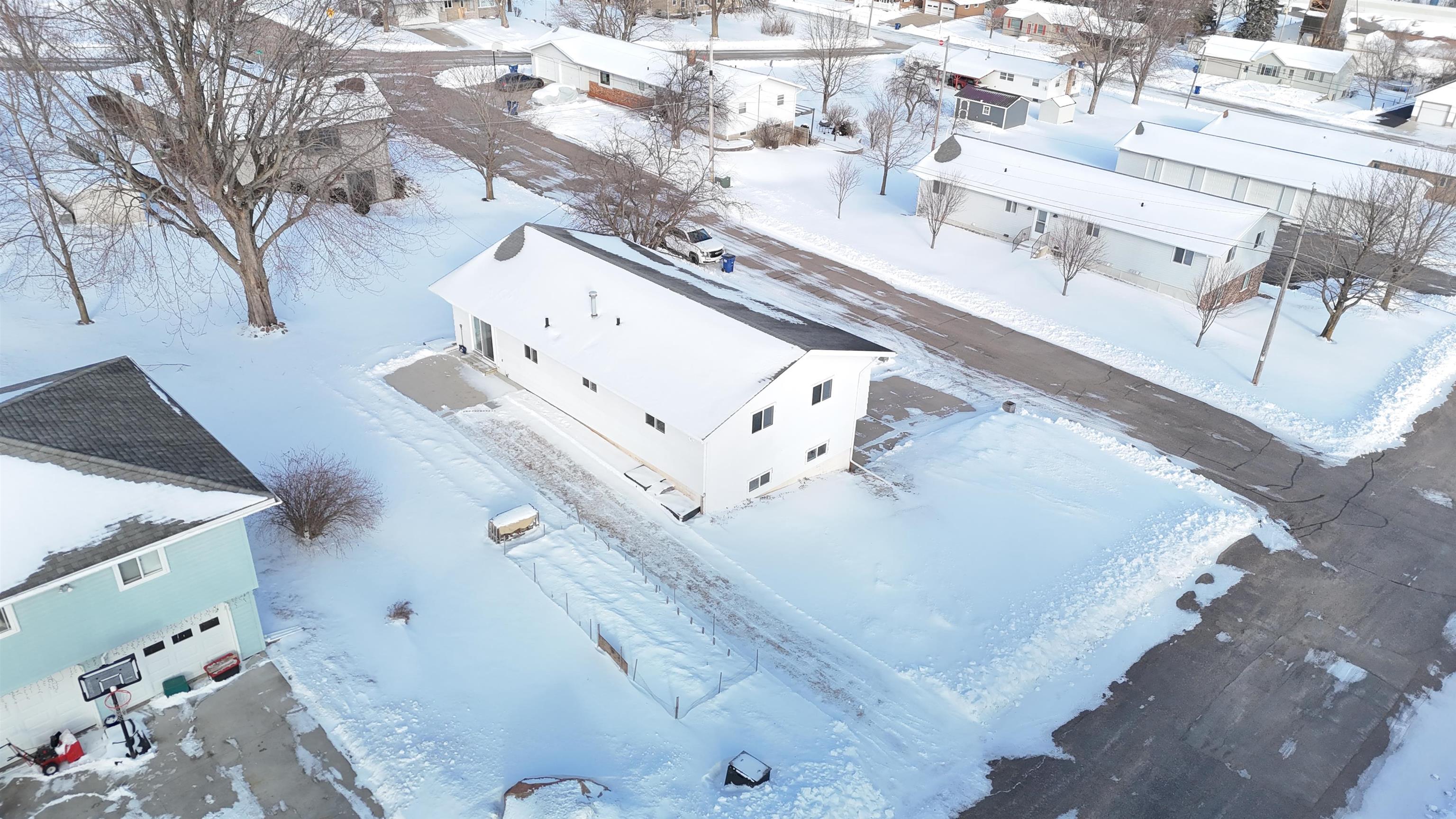 1005 5TH STREET, Marathon, Wisconsin 54448, 3 Bedrooms Bedrooms, ,2 BathroomsBathrooms,Residential,For Sale,1005 5TH STREET,22600691