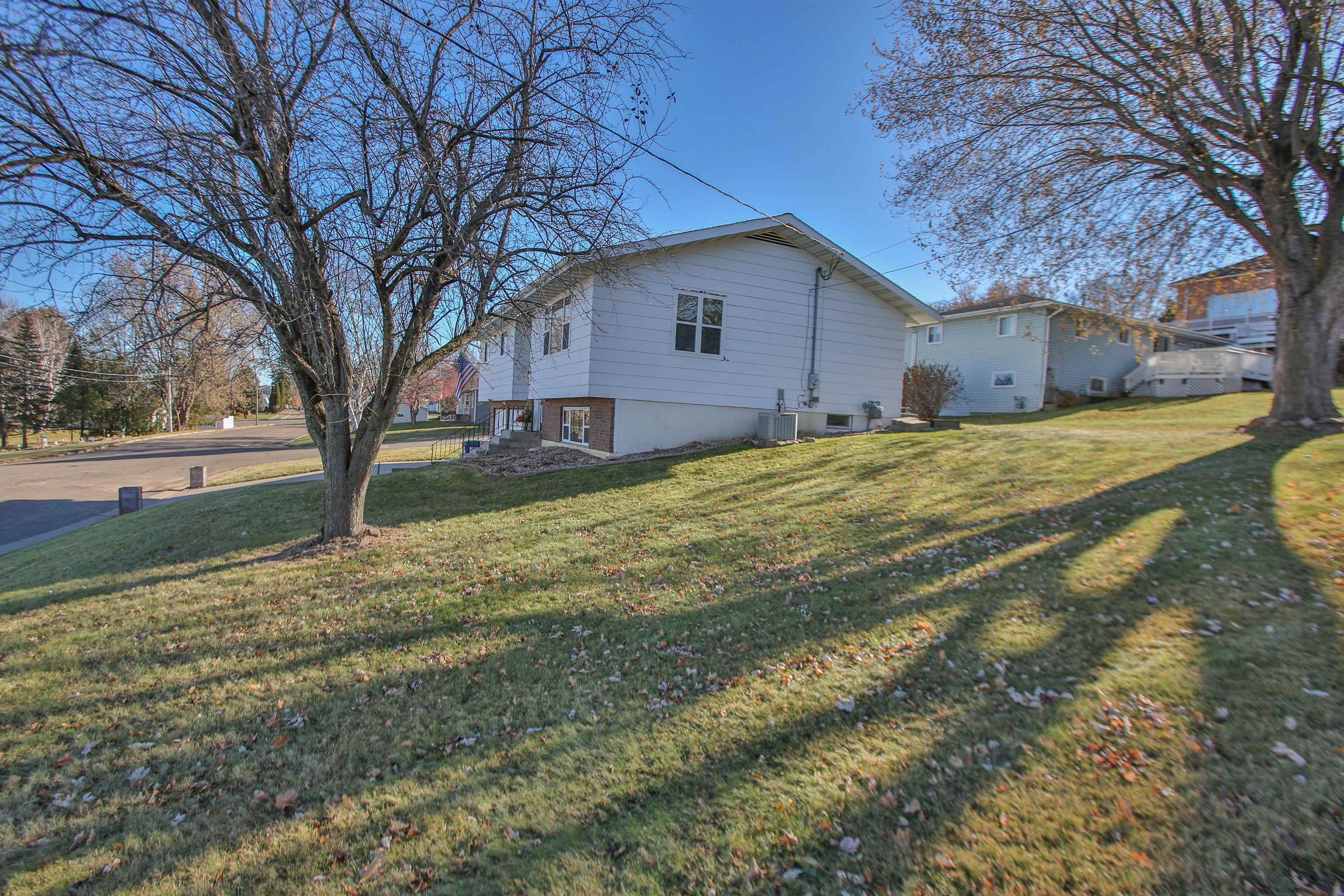 1005 5TH STREET, Marathon, Wisconsin 54448, 3 Bedrooms Bedrooms, ,2 BathroomsBathrooms,Residential,For Sale,1005 5TH STREET,22600691