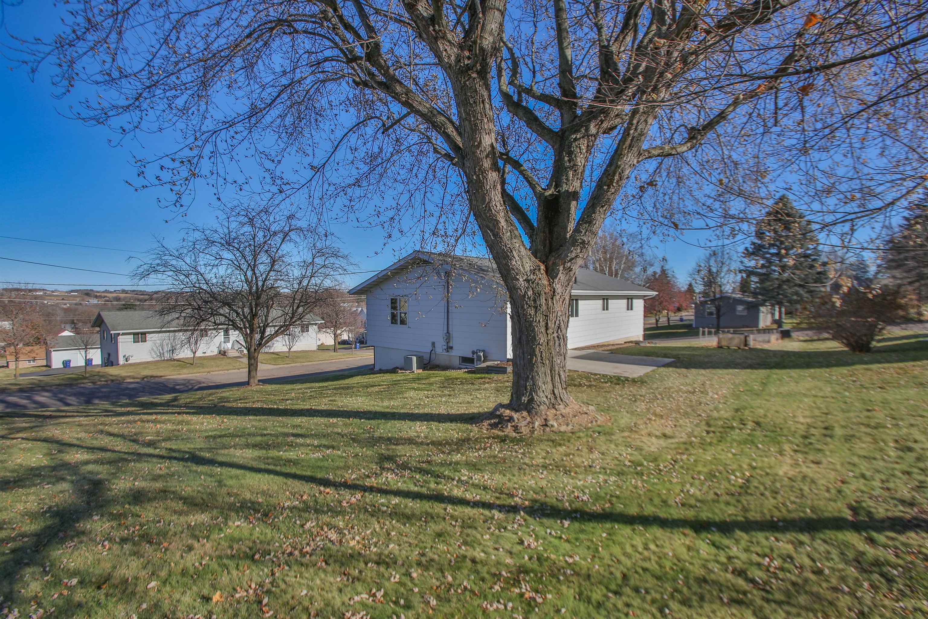 1005 5TH STREET, Marathon, Wisconsin 54448, 3 Bedrooms Bedrooms, ,2 BathroomsBathrooms,Residential,For Sale,1005 5TH STREET,22600691