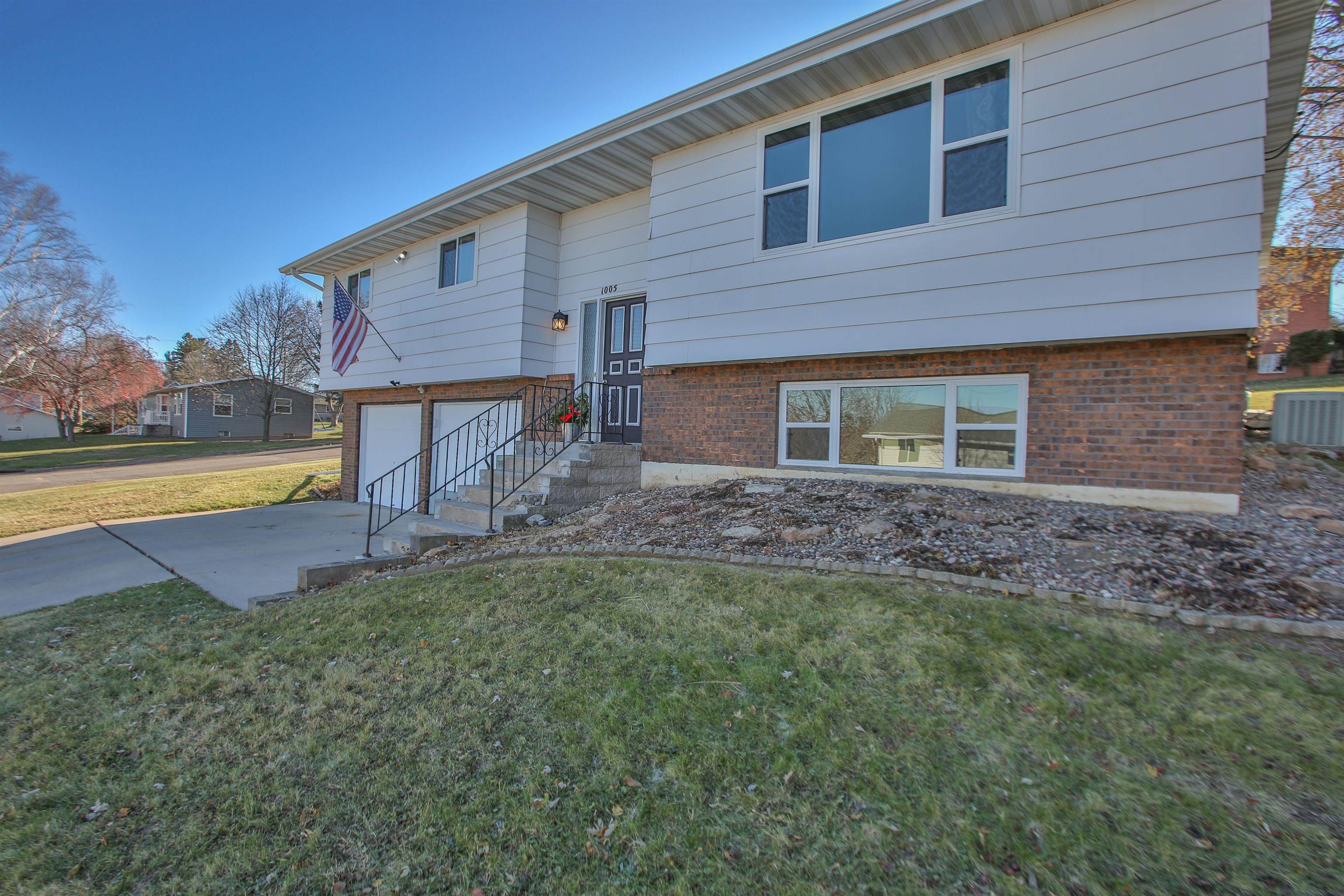 1005 5TH STREET, Marathon, Wisconsin 54448, 3 Bedrooms Bedrooms, ,2 BathroomsBathrooms,Residential,For Sale,1005 5TH STREET,22600691