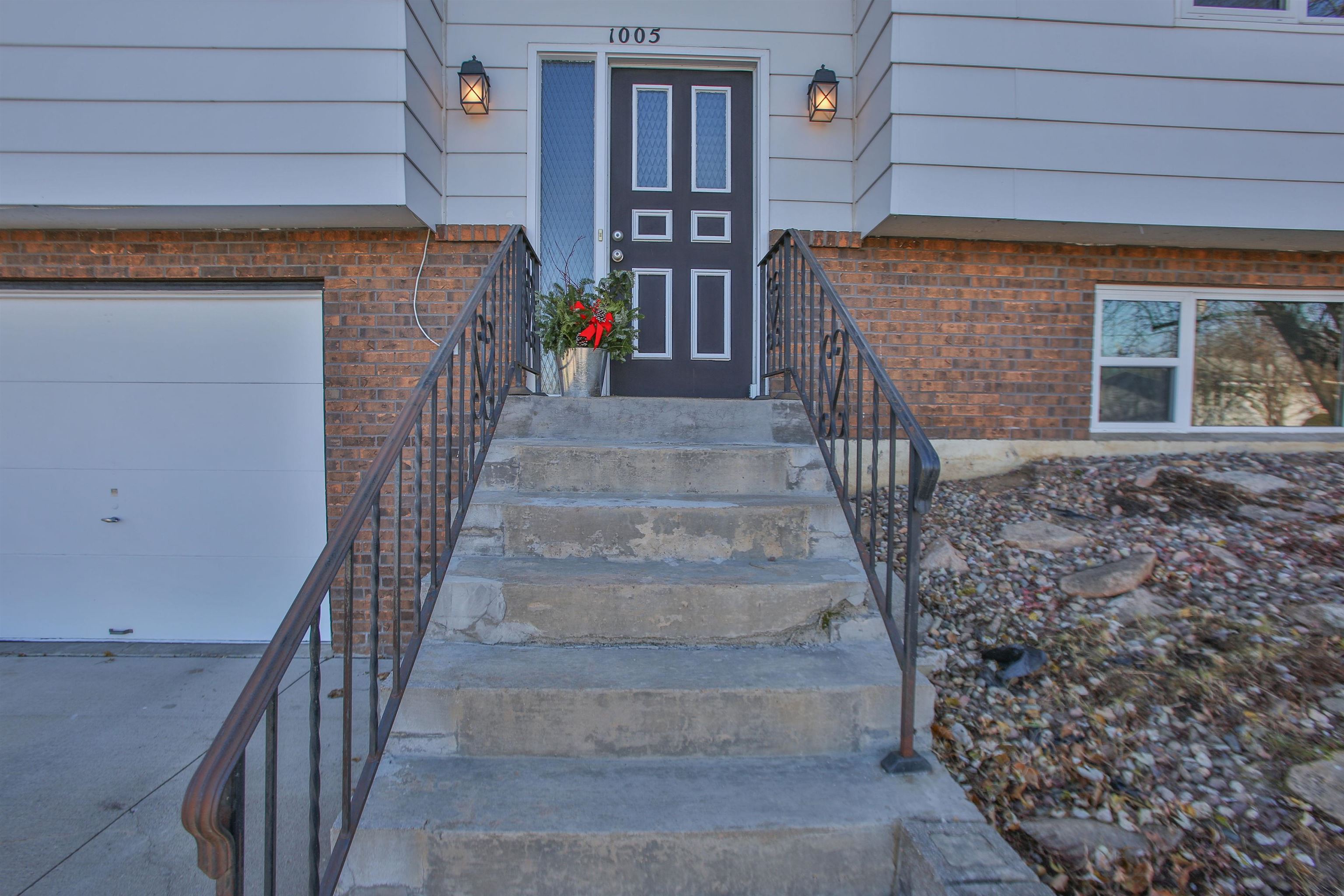 1005 5TH STREET, Marathon, Wisconsin 54448, 3 Bedrooms Bedrooms, ,2 BathroomsBathrooms,Residential,For Sale,1005 5TH STREET,22600691