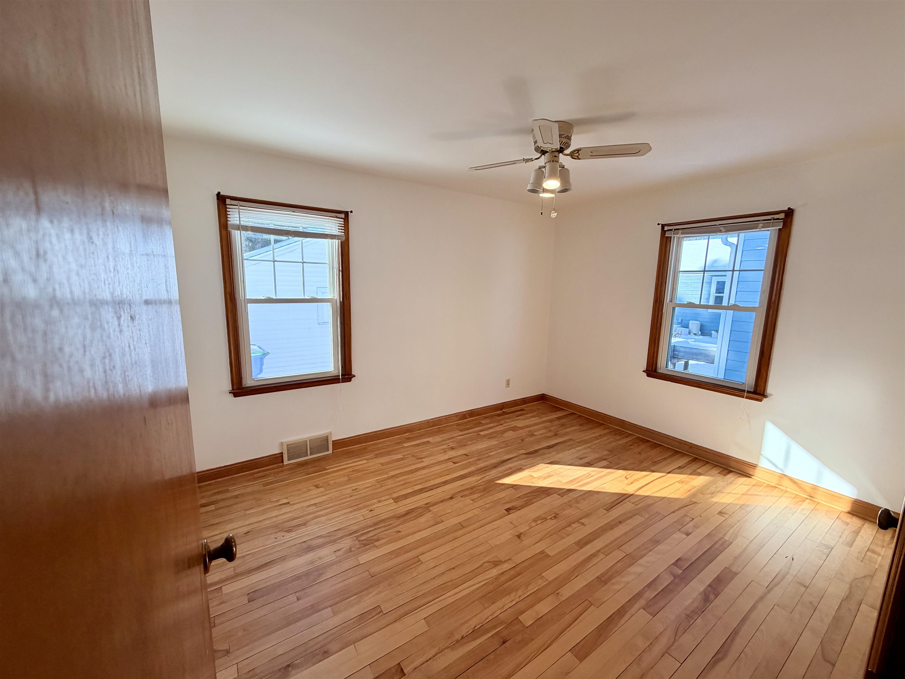 709 KENT STREET, Wausau, Wisconsin 54403, 3 Bedrooms Bedrooms, ,1 BathroomBathrooms,Residential,For Sale,709 KENT STREET,22600698