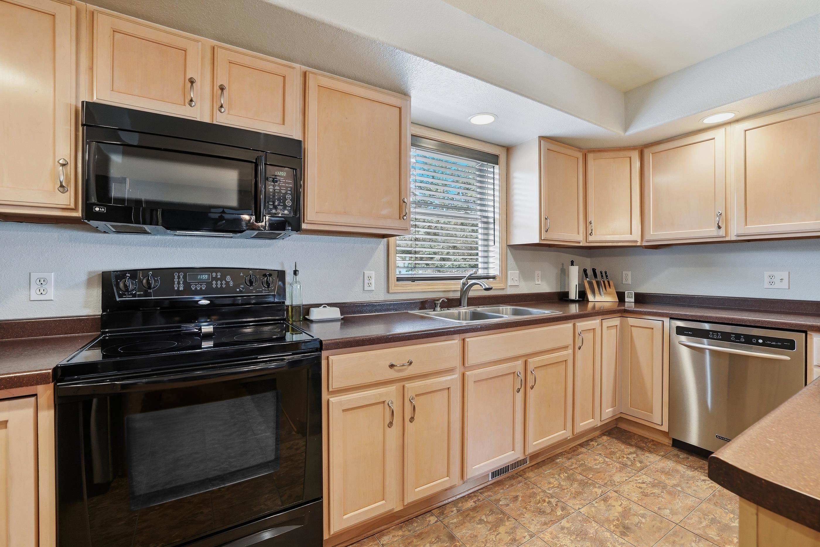 4930 FIELDSTONE DRIVE, Plover, Wisconsin 54467, 4 Bedrooms Bedrooms, ,3 BathroomsBathrooms,Residential,For Sale,4930 FIELDSTONE DRIVE,22600701