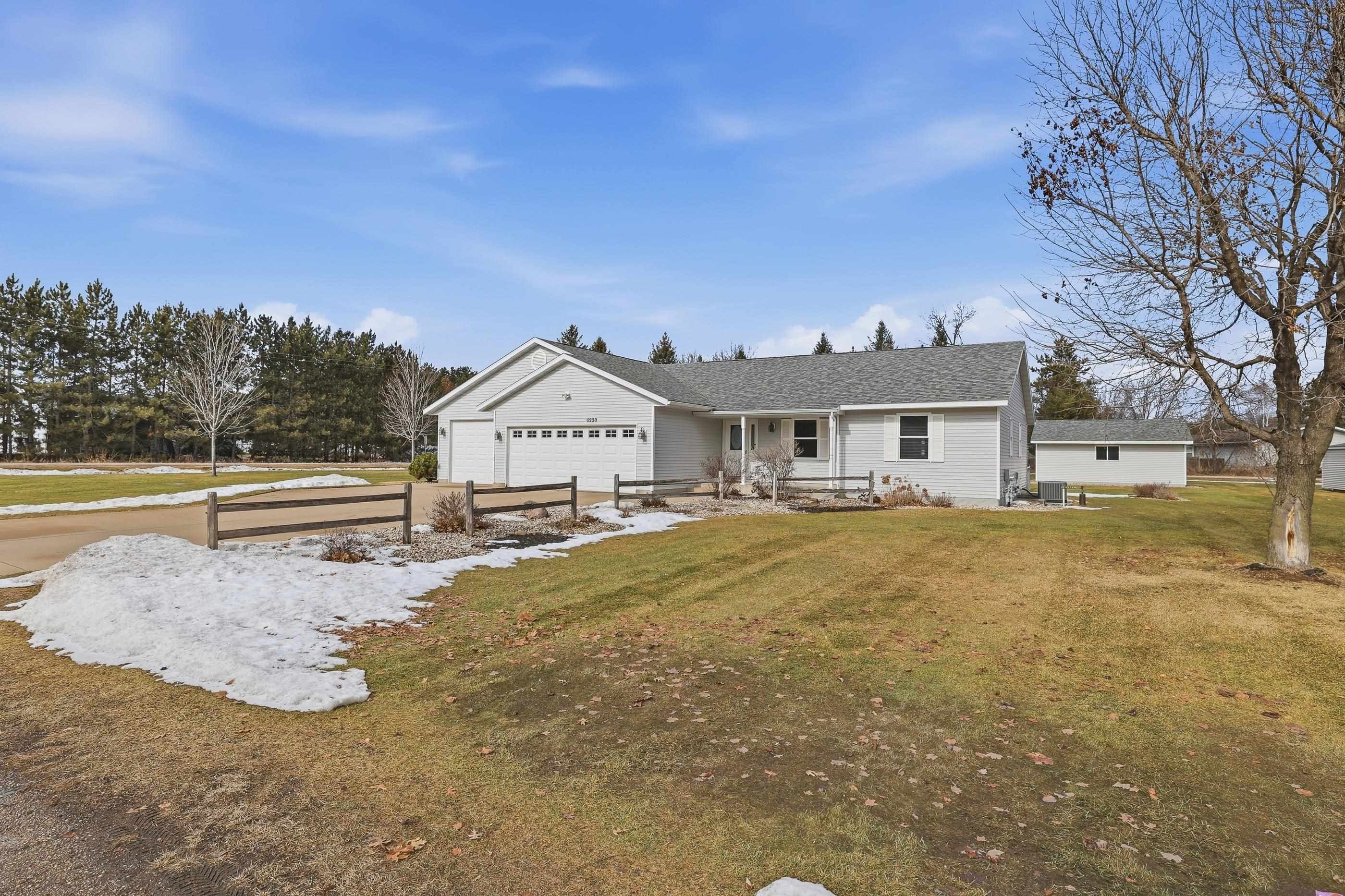 4930 FIELDSTONE DRIVE, Plover, Wisconsin 54467, 4 Bedrooms Bedrooms, ,3 BathroomsBathrooms,Residential,For Sale,4930 FIELDSTONE DRIVE,22600701