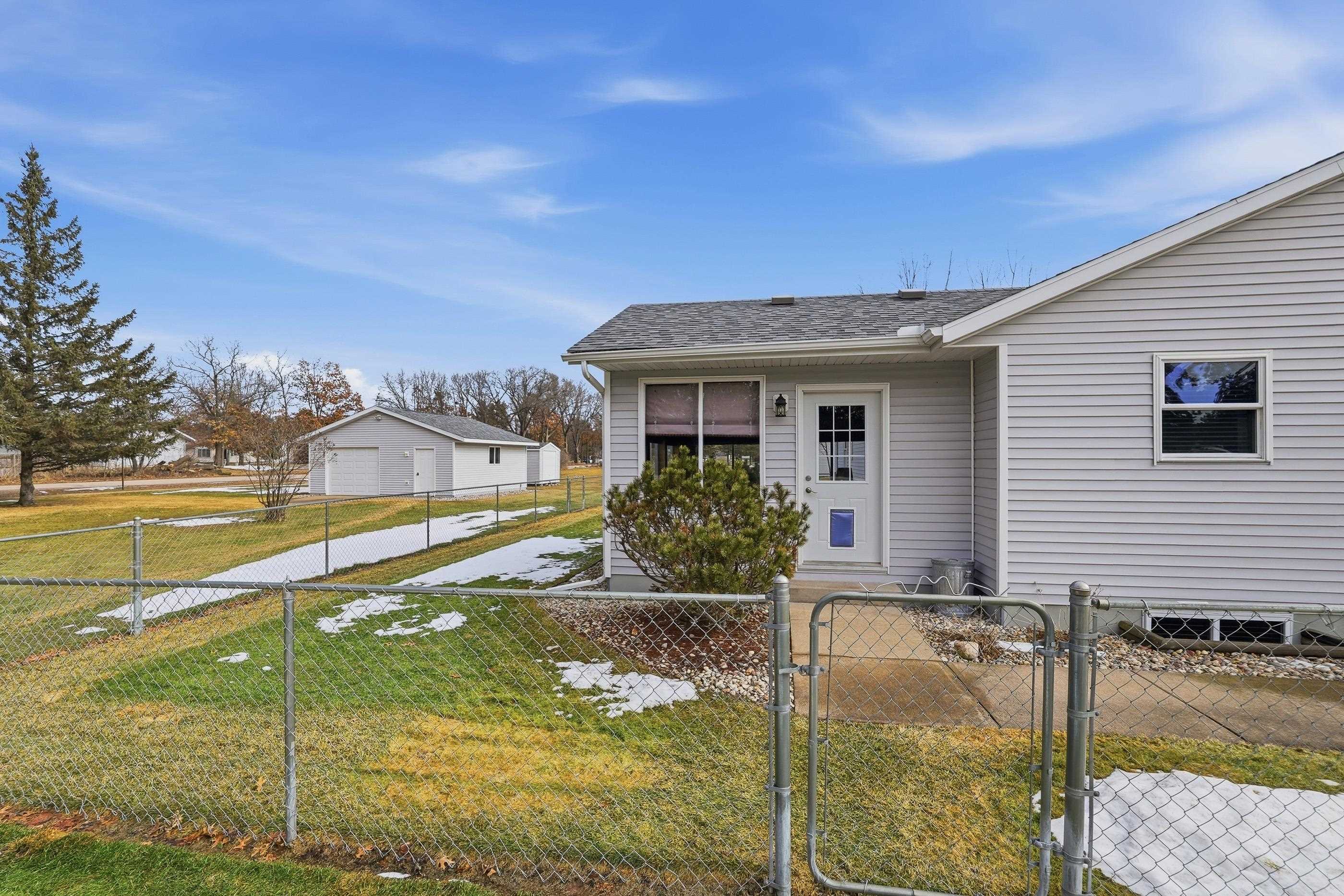 4930 FIELDSTONE DRIVE, Plover, Wisconsin 54467, 4 Bedrooms Bedrooms, ,3 BathroomsBathrooms,Residential,For Sale,4930 FIELDSTONE DRIVE,22600701