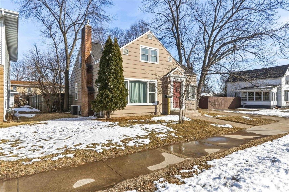 321 6TH STREET SOUTH, Wisconsin Rapids, Wisconsin 54494, 4 Bedrooms Bedrooms, ,1 BathroomBathrooms,Residential,For Sale,321 6TH STREET SOUTH,22600708