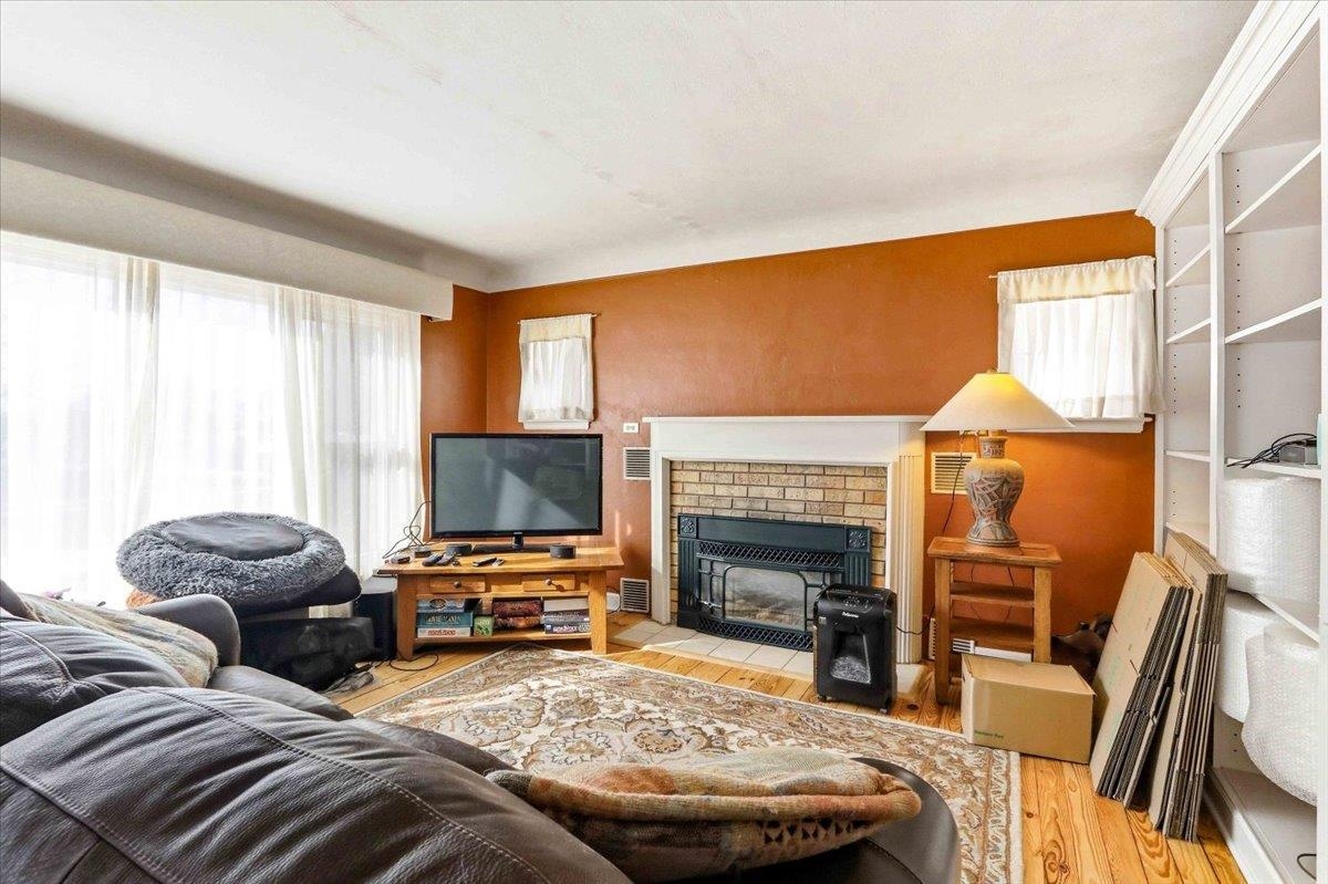 321 6TH STREET SOUTH, Wisconsin Rapids, Wisconsin 54494, 4 Bedrooms Bedrooms, ,1 BathroomBathrooms,Residential,For Sale,321 6TH STREET SOUTH,22600708