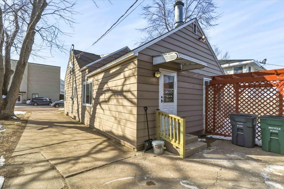 321 6TH STREET SOUTH, Wisconsin Rapids, Wisconsin 54494, 4 Bedrooms Bedrooms, ,1 BathroomBathrooms,Residential,For Sale,321 6TH STREET SOUTH,22600708