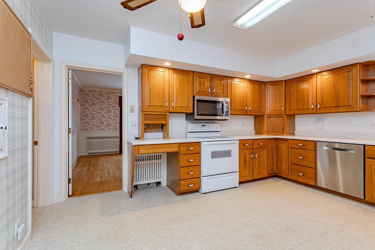 711 N 10TH STREET, Wausau, Wisconsin 54403, 4 Bedrooms Bedrooms, ,3 BathroomsBathrooms,Residential,For Sale,711 N 10TH STREET,22600709