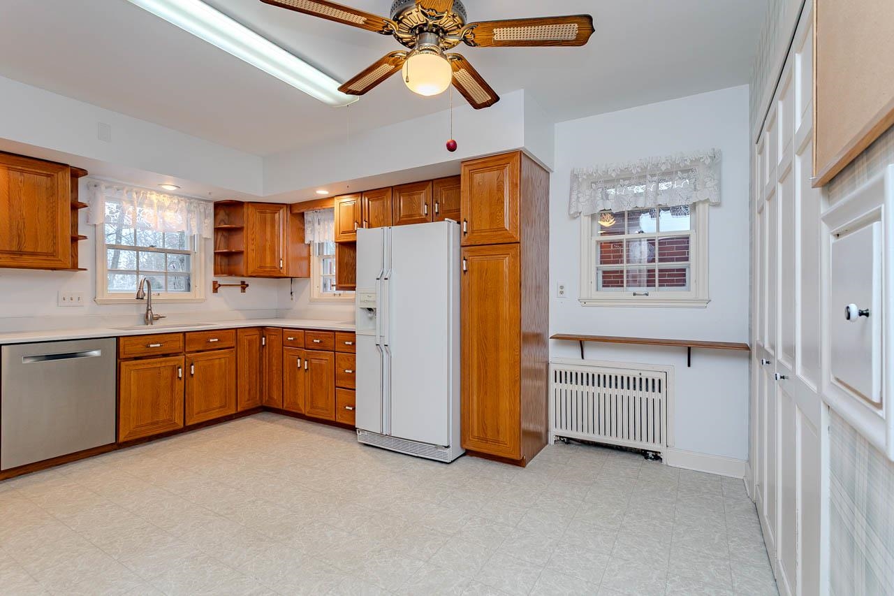 711 N 10TH STREET, Wausau, Wisconsin 54403, 4 Bedrooms Bedrooms, ,3 BathroomsBathrooms,Residential,For Sale,711 N 10TH STREET,22600709