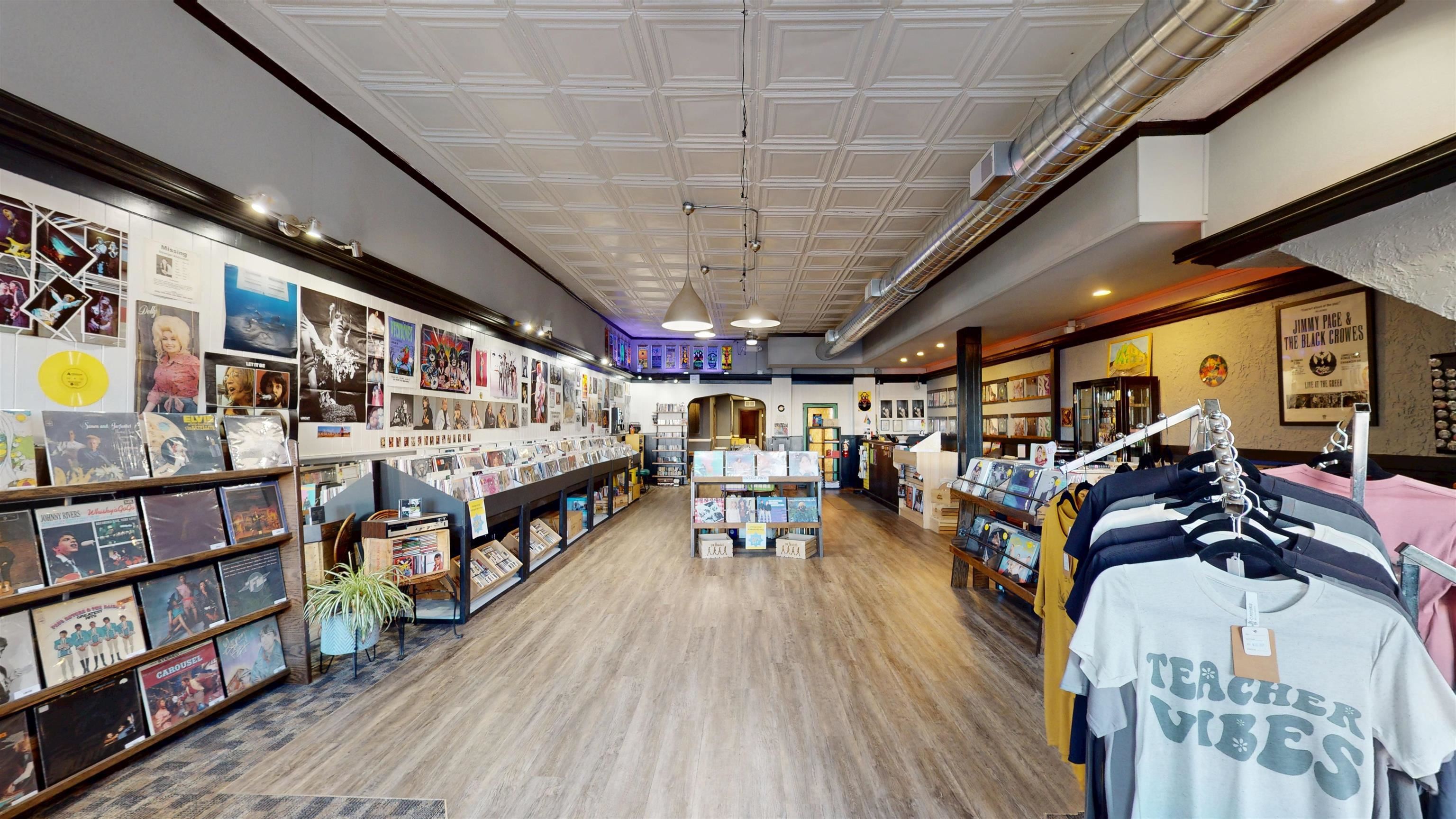 107 S CENTRAL AVENUE, Marshfield, Wisconsin 54449, ,Commercial/industrial,For Sale,107 S CENTRAL AVENUE,22600710