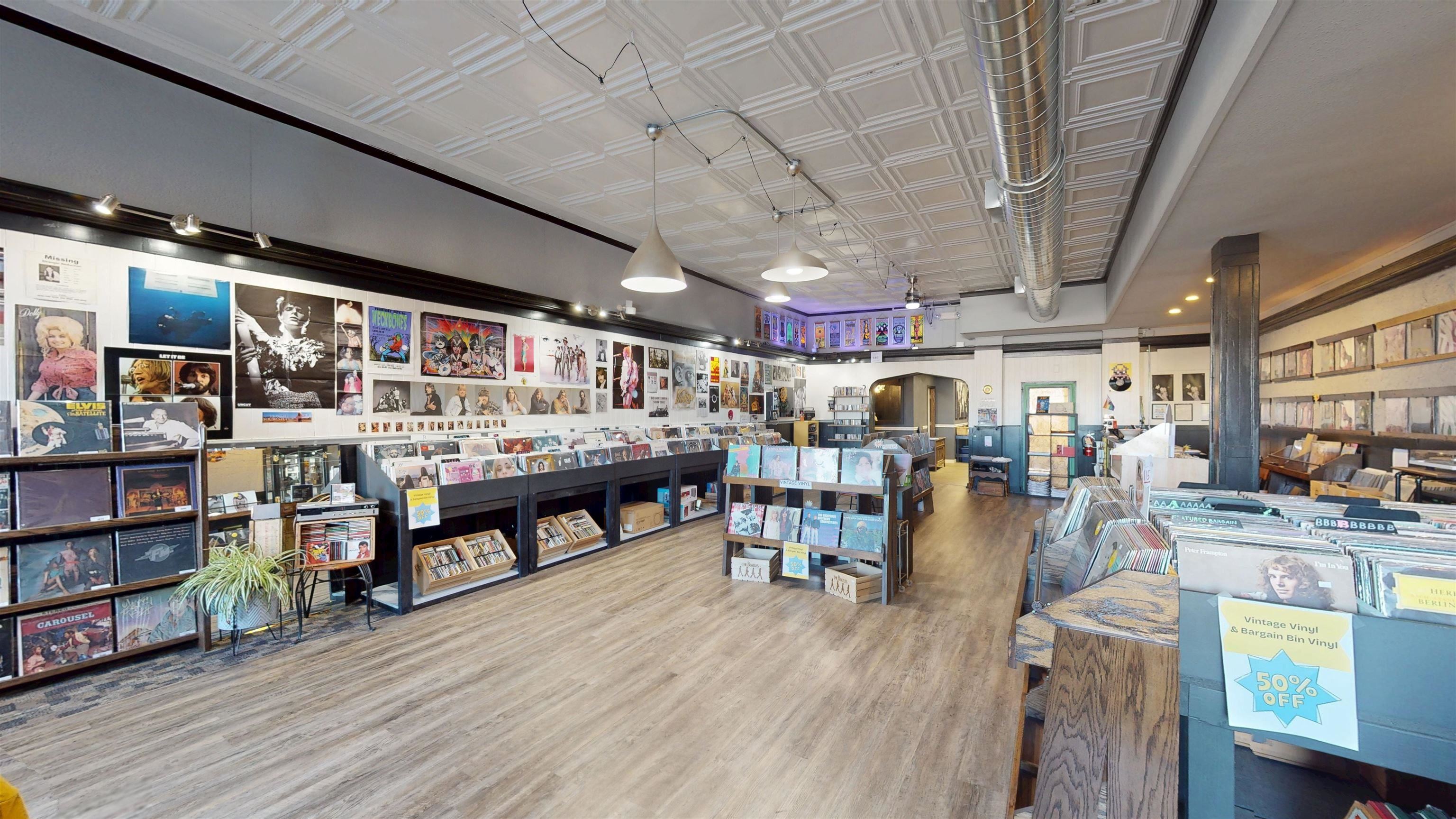 107 S CENTRAL AVENUE, Marshfield, Wisconsin 54449, ,Commercial/industrial,For Sale,107 S CENTRAL AVENUE,22600710