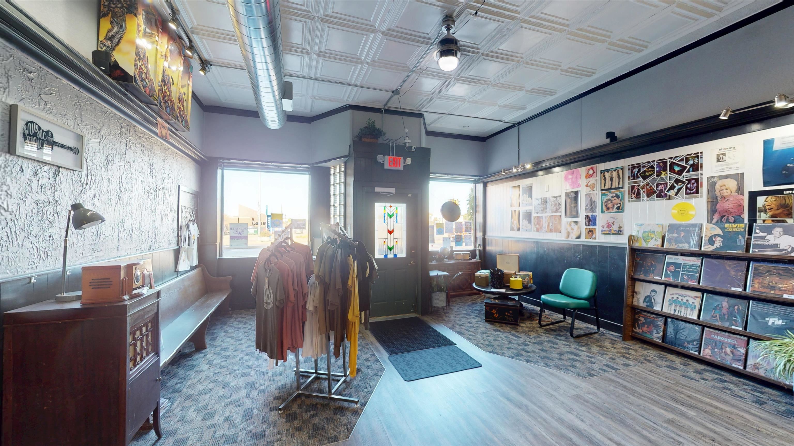 107 S CENTRAL AVENUE, Marshfield, Wisconsin 54449, ,Commercial/industrial,For Sale,107 S CENTRAL AVENUE,22600710